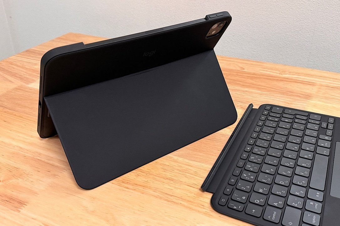 iPad Pro M4の最強キーボード対決：Magic Keyboard vs. Combo Touch
