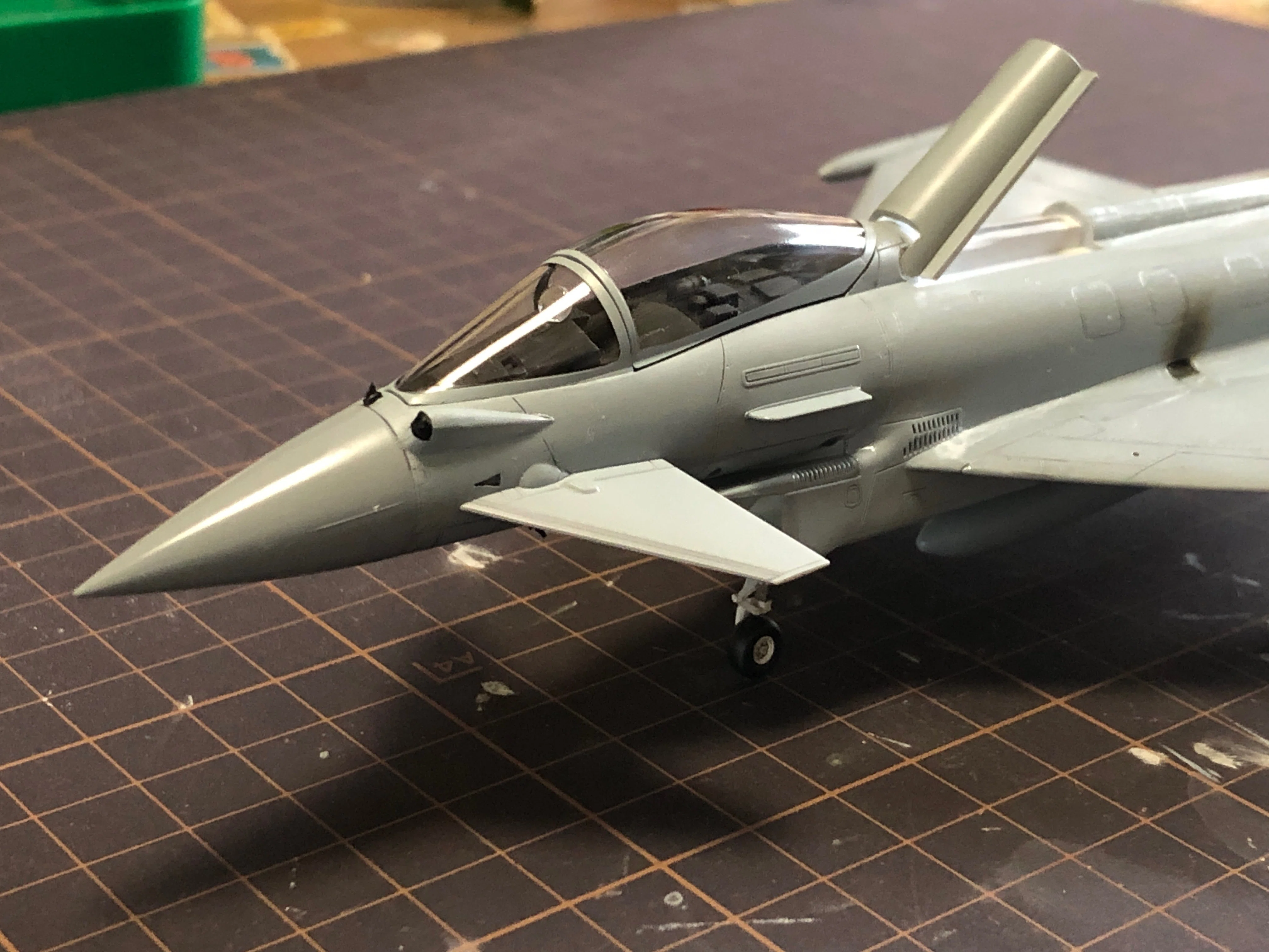 ハセガワ 1/72 ユーロファイター・タイフーン（単座型）作ってます①