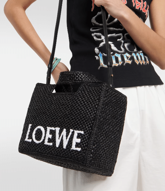 LOEWE ラフィアフォントトートミニ（ブラック） ロエベ フォント トート ミニ（ラフィア） | 商品詳細 | 高島屋