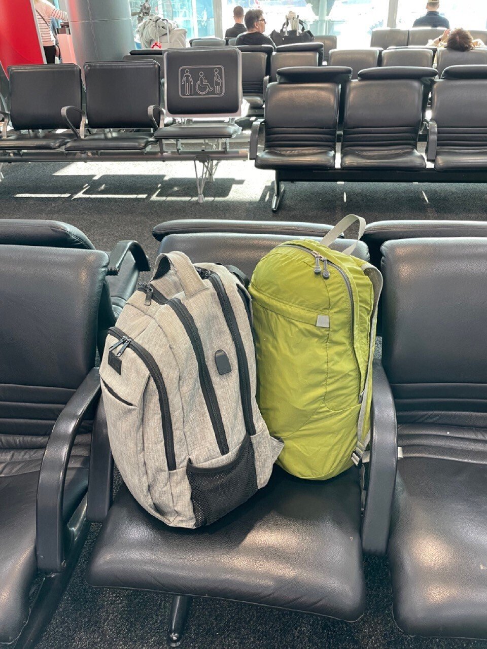 旅行hack】遠足気分で海外へ。荷物を少なく済ませるコツ｜Tsutomochi