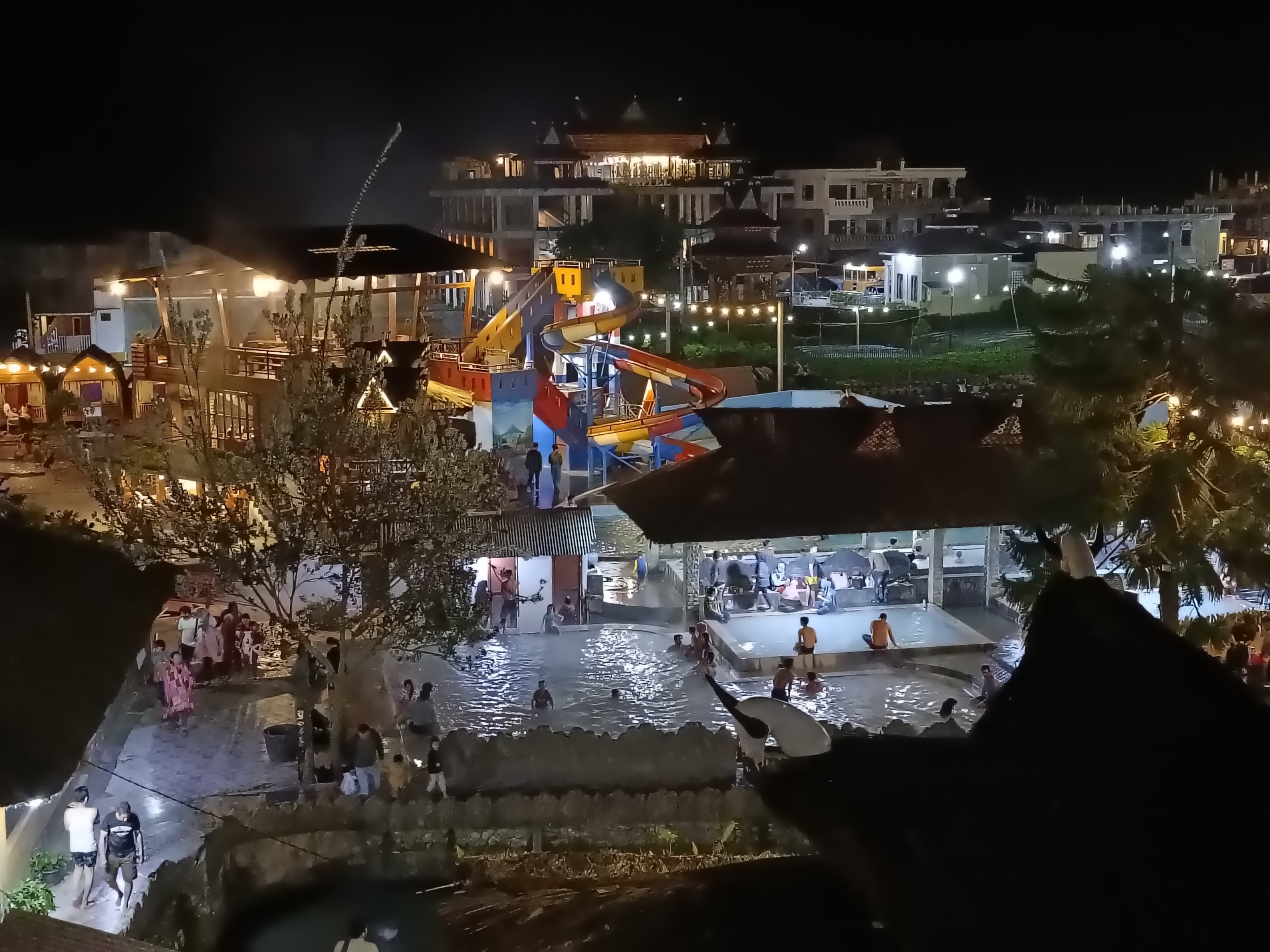 スマトラ島の温泉をめぐる旅 9日目 ブラスタギの絶景温泉｜ウダマコト