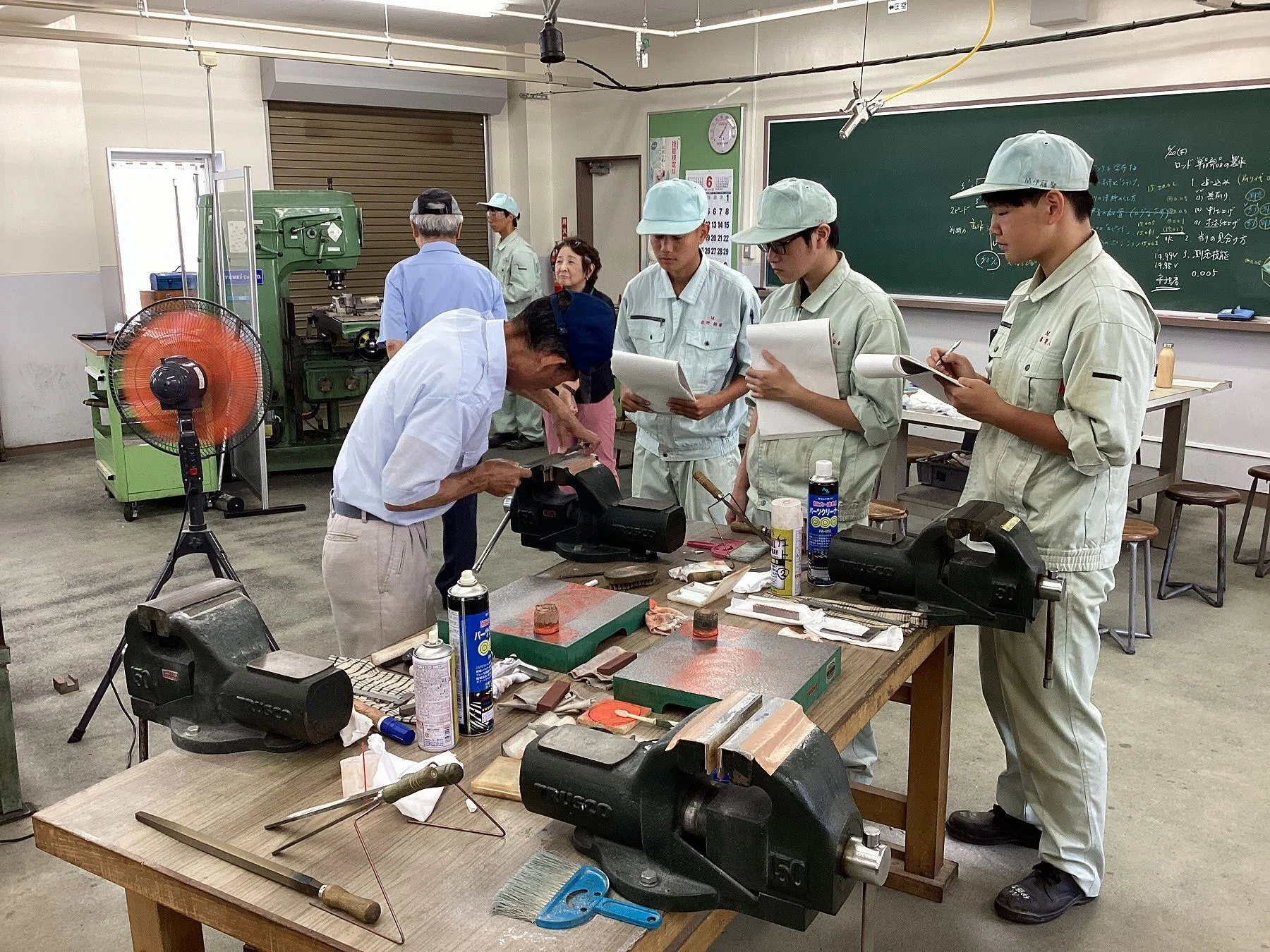 工業マイスター科】3年実習（機械組立仕上げ作業）｜新潟県立新津工業