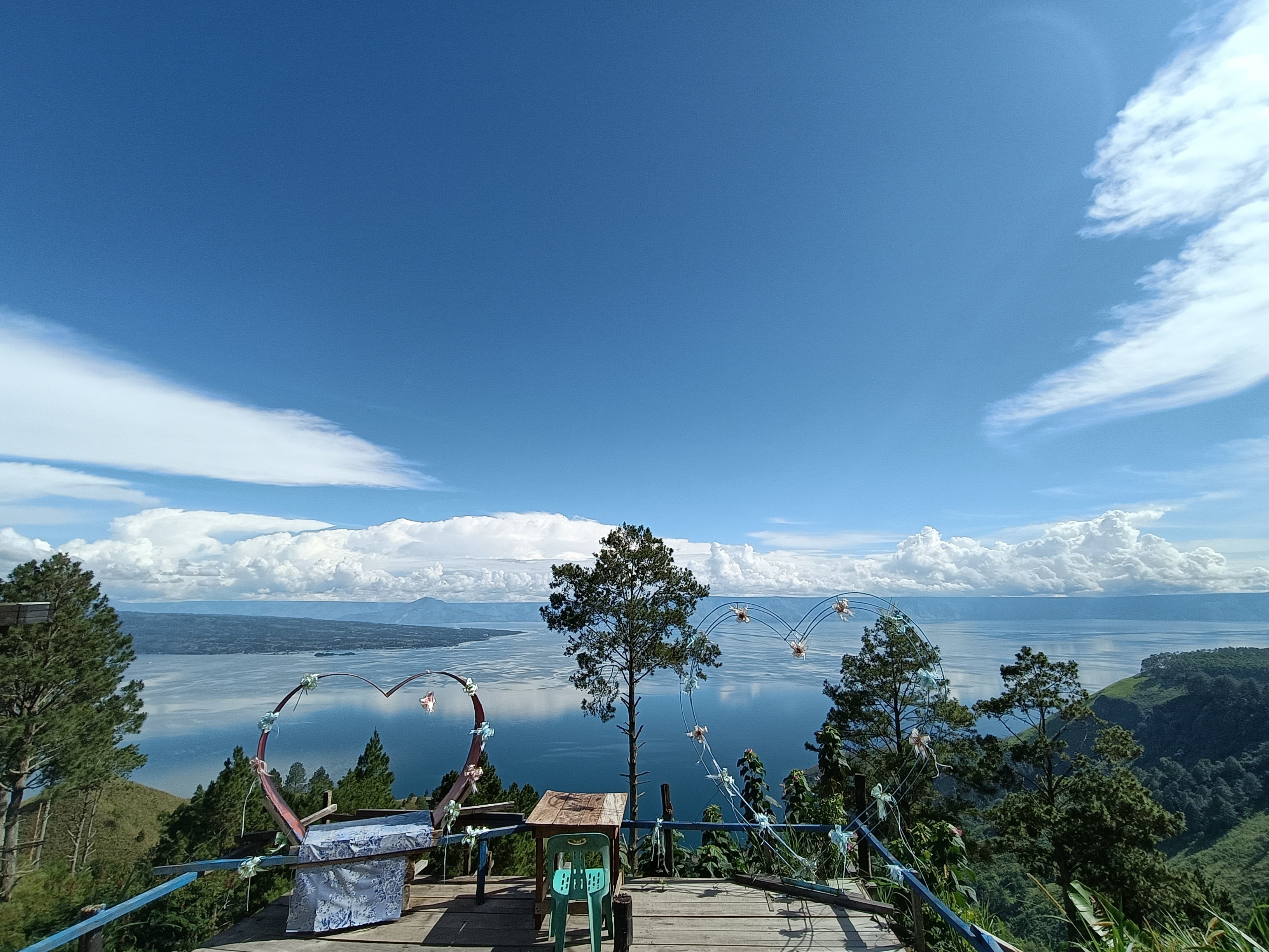 スマトラ島の温泉をめぐる旅 11日目 ブラスタギからトバ湖へ