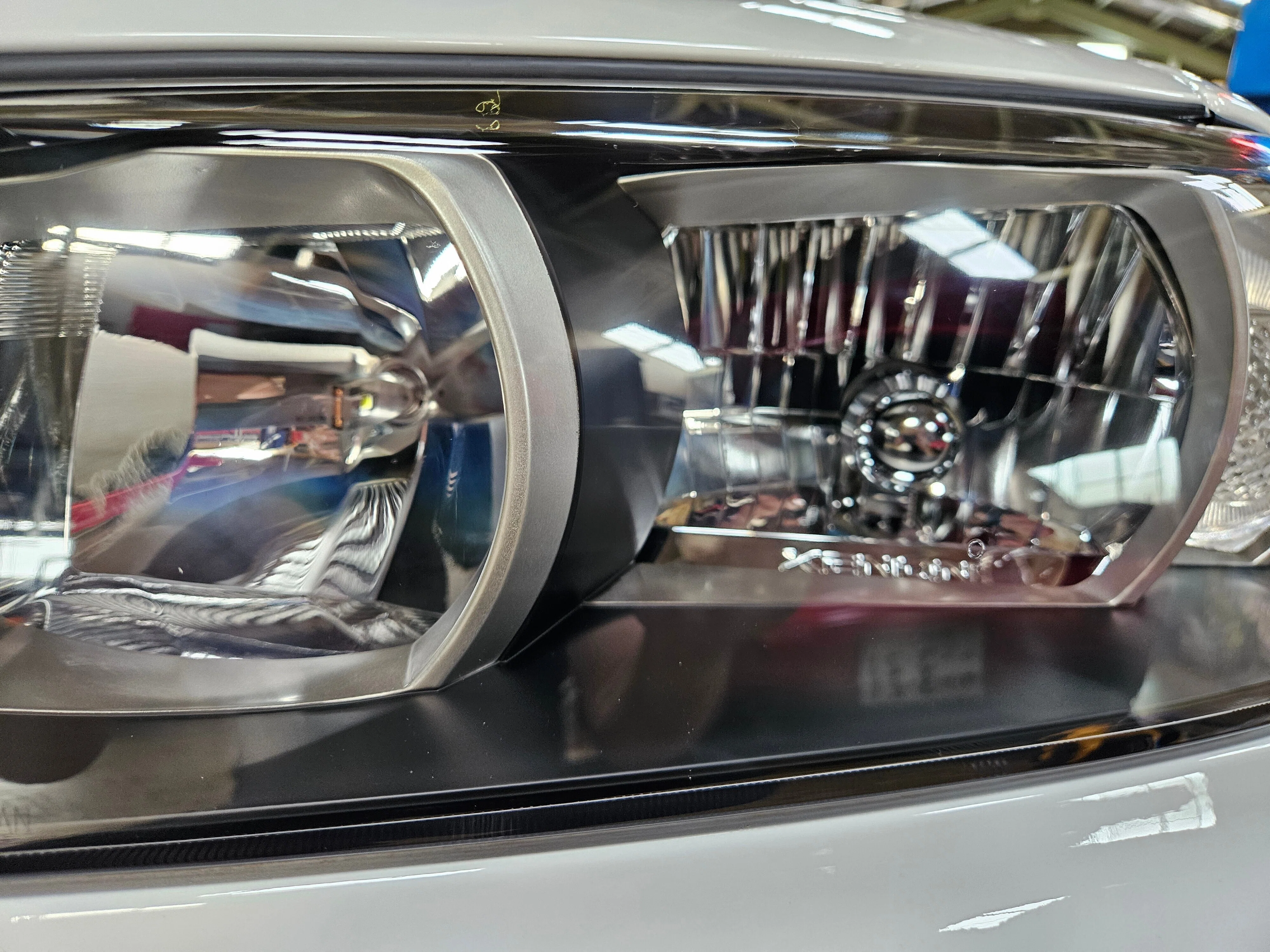 BNR34 GT-Rにてヘッドライトがついに廃版品へ！部品としての