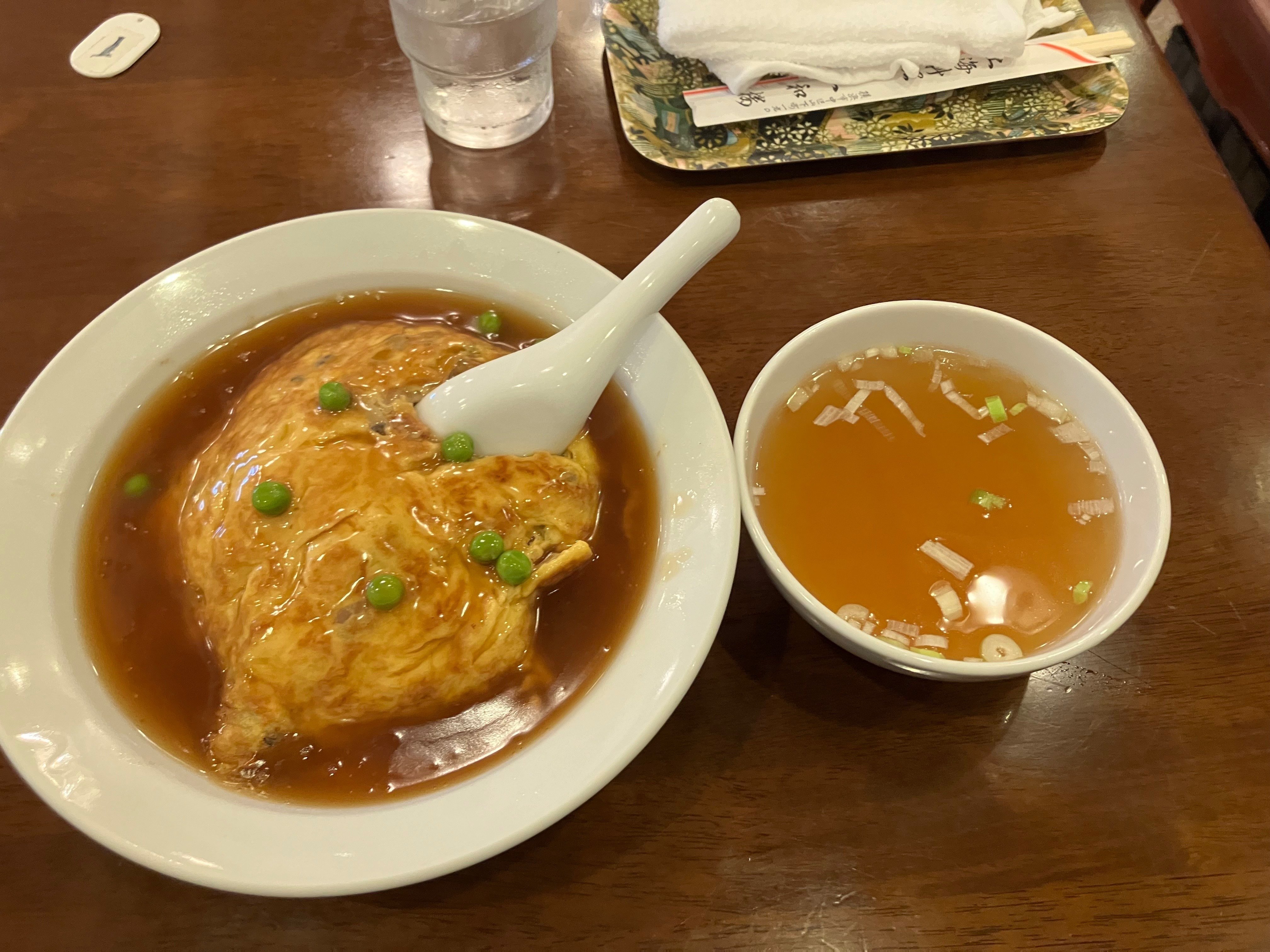 天津飯 鶏ガラ醤油餡の天津飯（537円）」 2025年8月19日発売