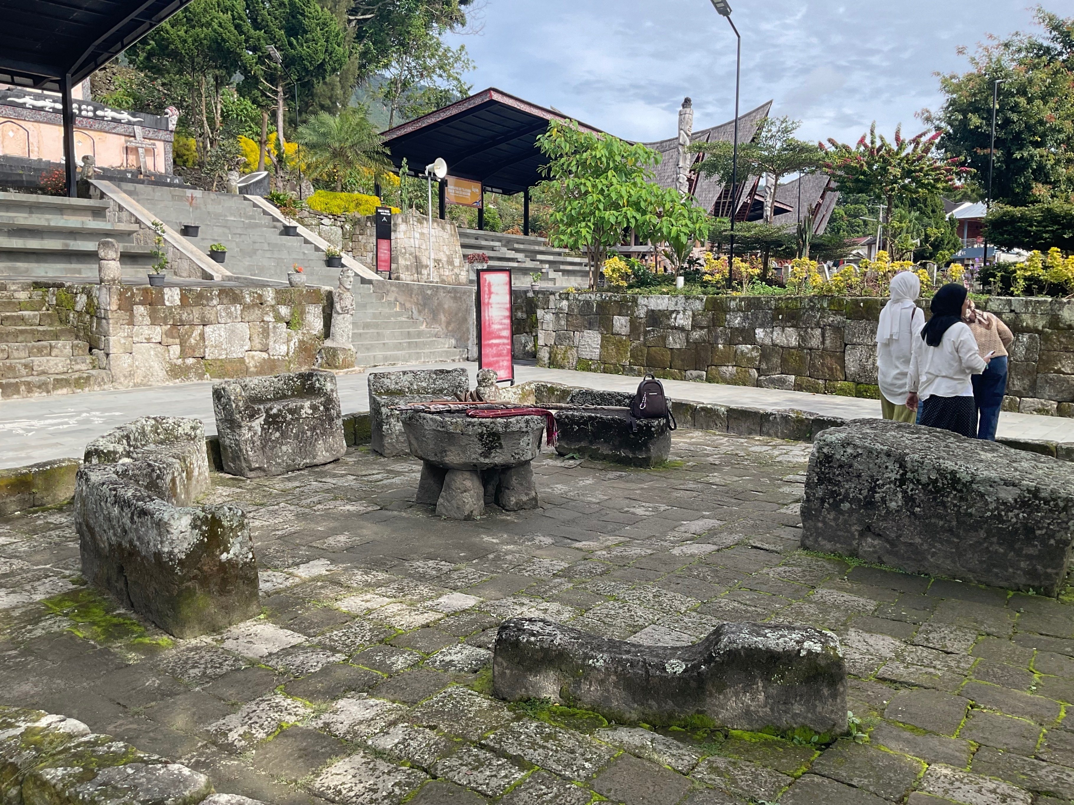 スマトラ島の温泉をめぐる旅 12日目 サモシール島の温泉と