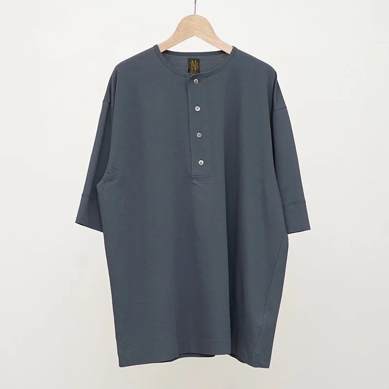 この夏を乗り切る最高のカットソー。【BATONER】AIR HENRY NECK この夏を乗り切る最高のカットソー。【BATONER】AIR HENRY NECK