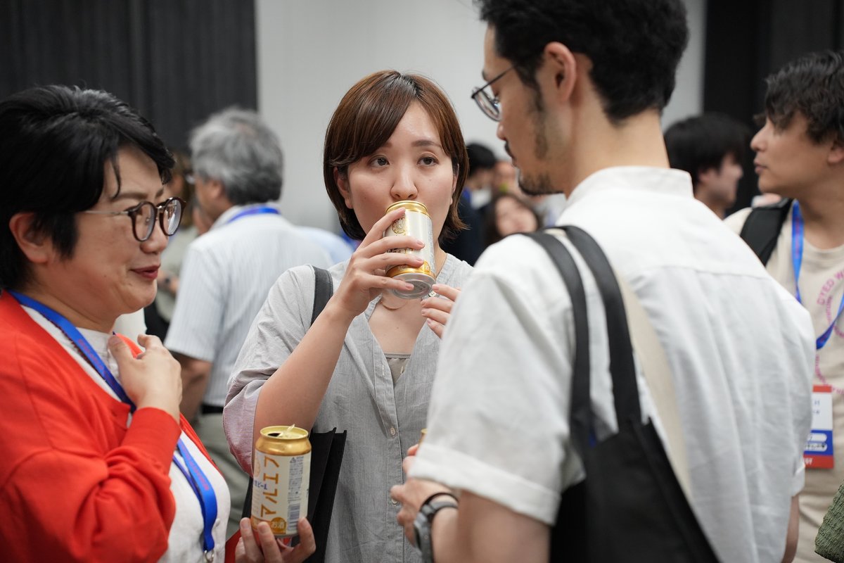 懇親会での交流風景