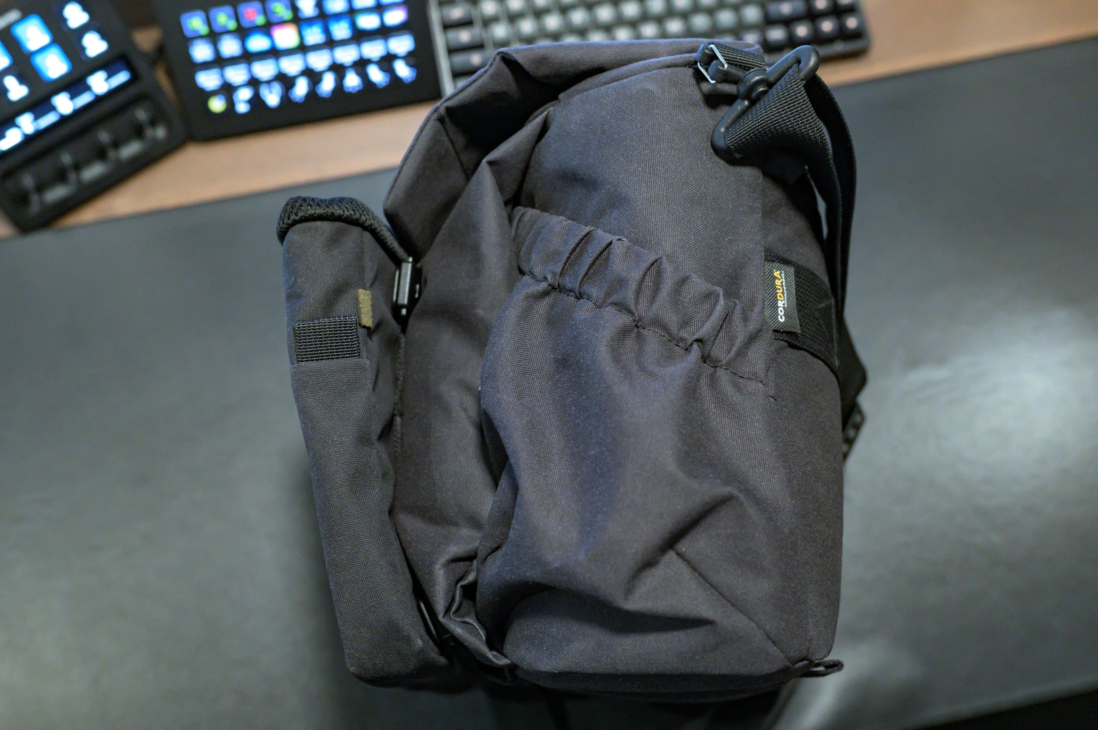 PILOT UPGRADE」ブロンプトン用バッグ 10Lブラック フラップ式 【公式