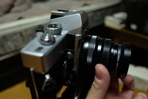 今のレンズを昔のフィルムカメラに取り付けたらどうなるか？を試して