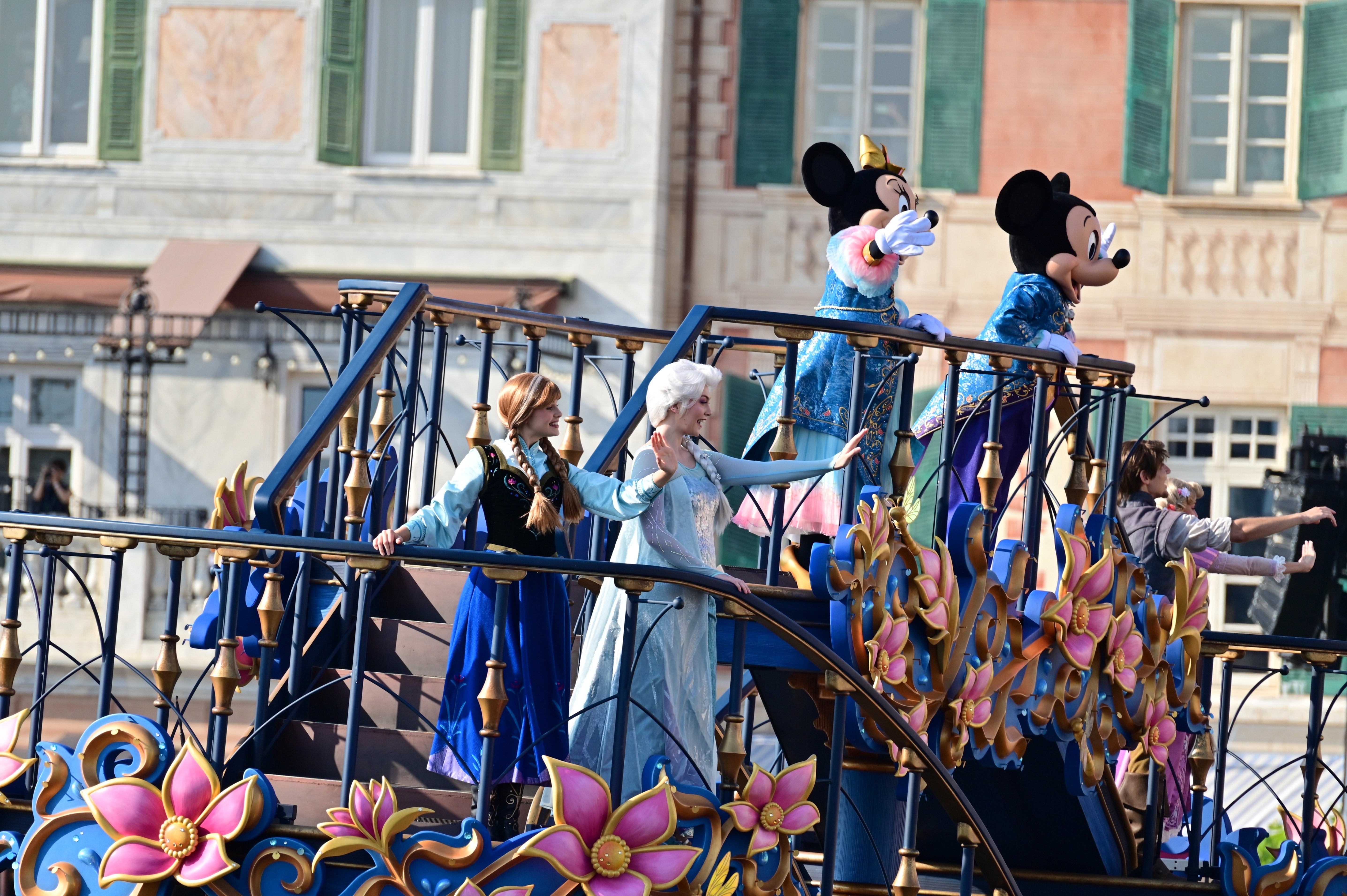 新レンズ「NIKKOR Z 28-400mm f/4-8 VR」をディズニーシーで使ってみた