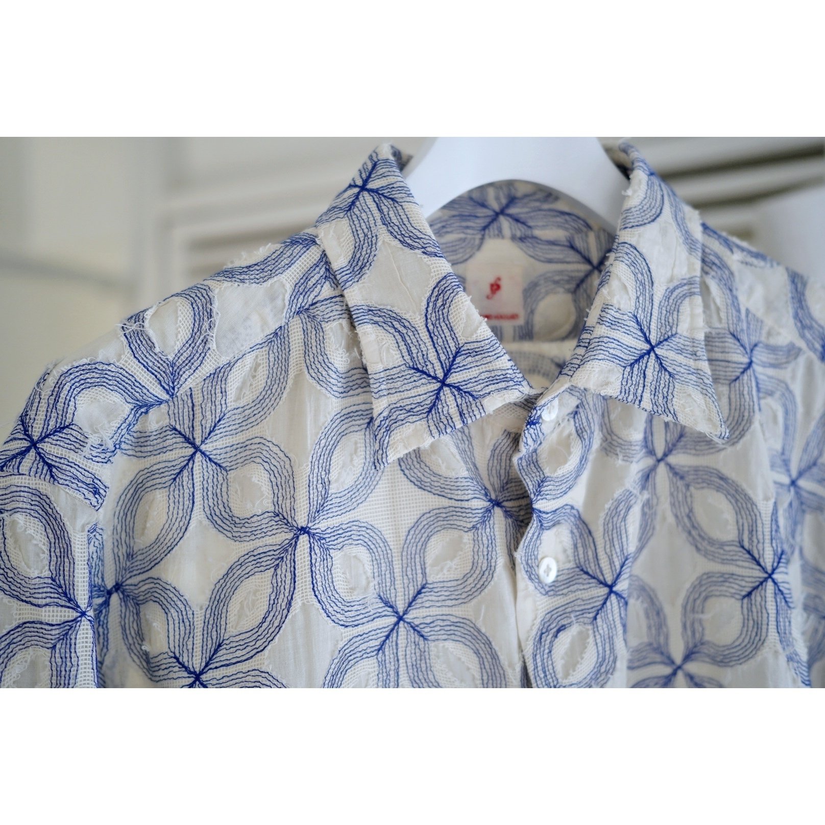 トップス PERIOD FEATURES CUTOUTHandClipping Shirt PERIOD FEATURES