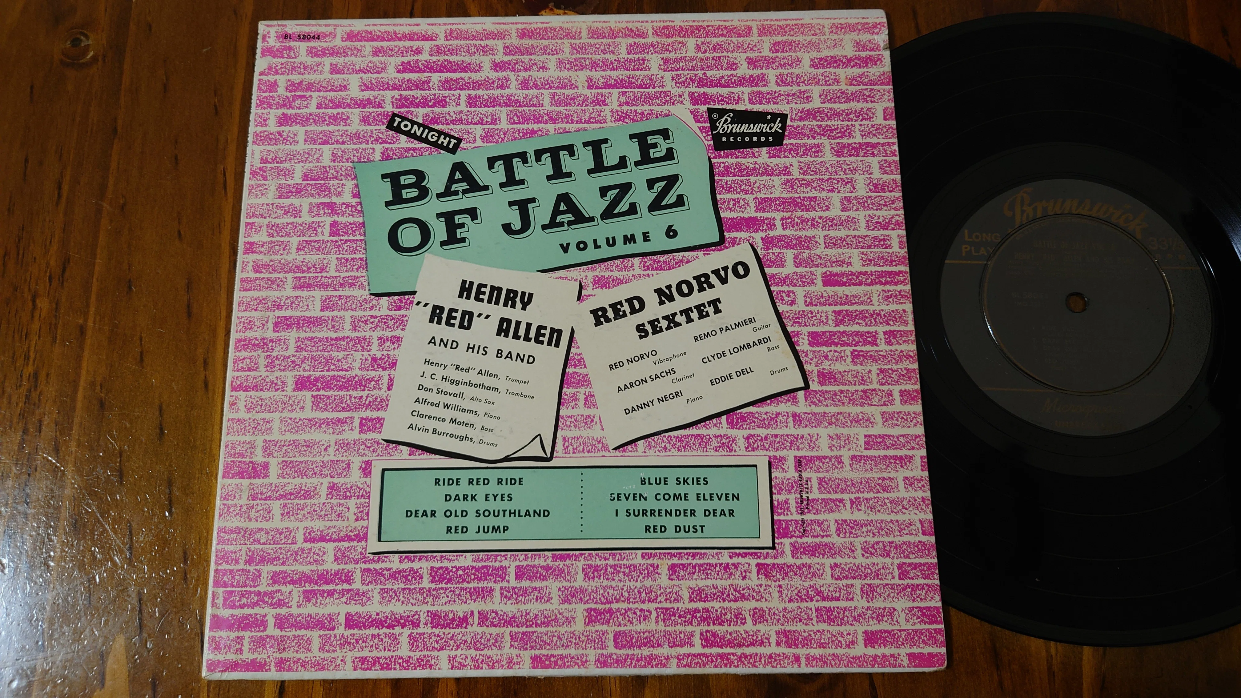 7-inch Record Specialty Shop Notes 572: '10-inch Jacket Design