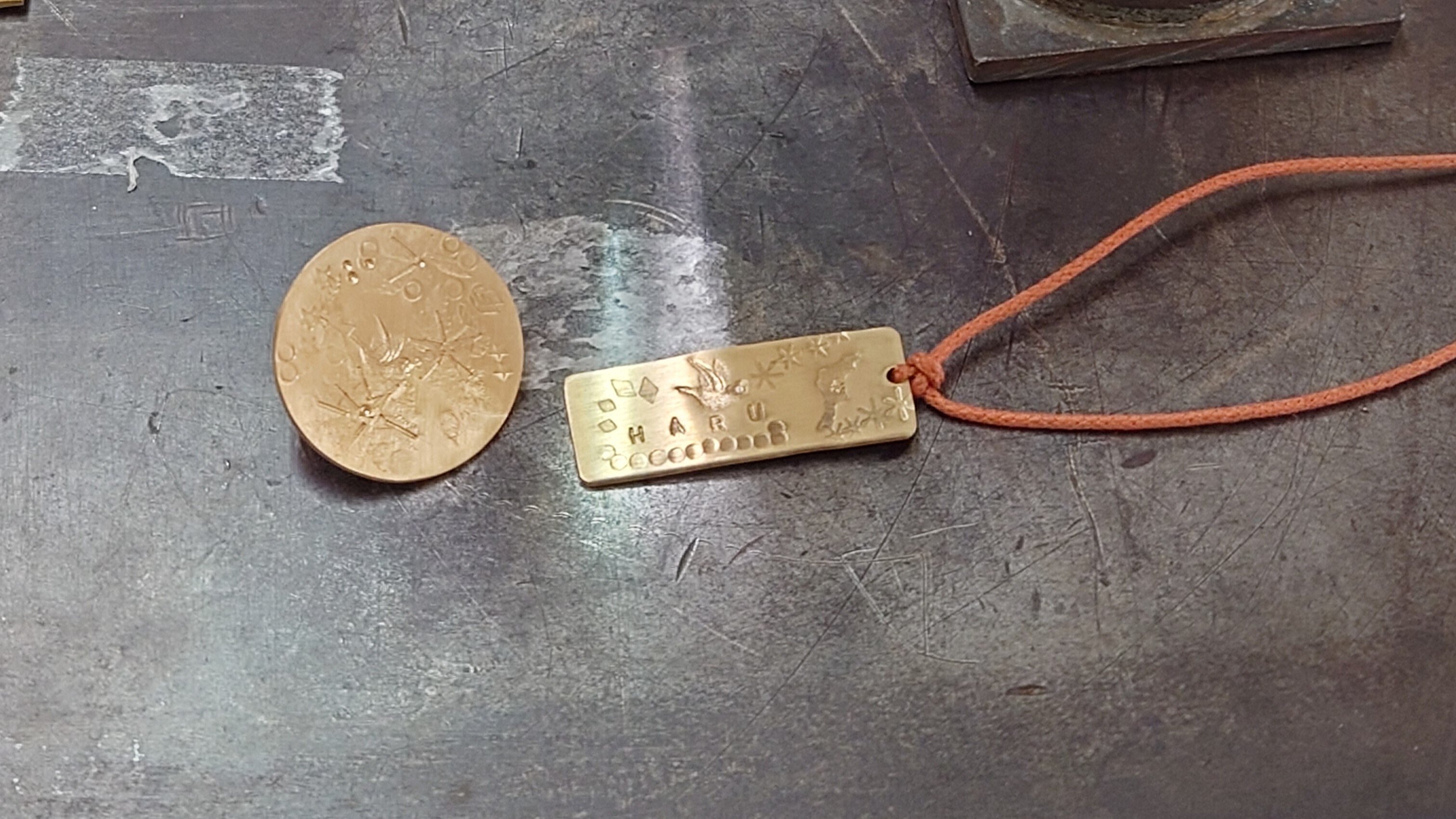 石川県の伝統工芸のひとつ加賀象嵌（かがぞうがん）体験｜ハルミン