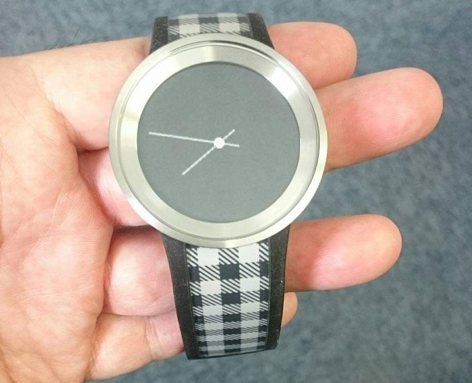 便利…ではない？？ガジェットや生活用品等〜SONY FES Watch U｜HAYA