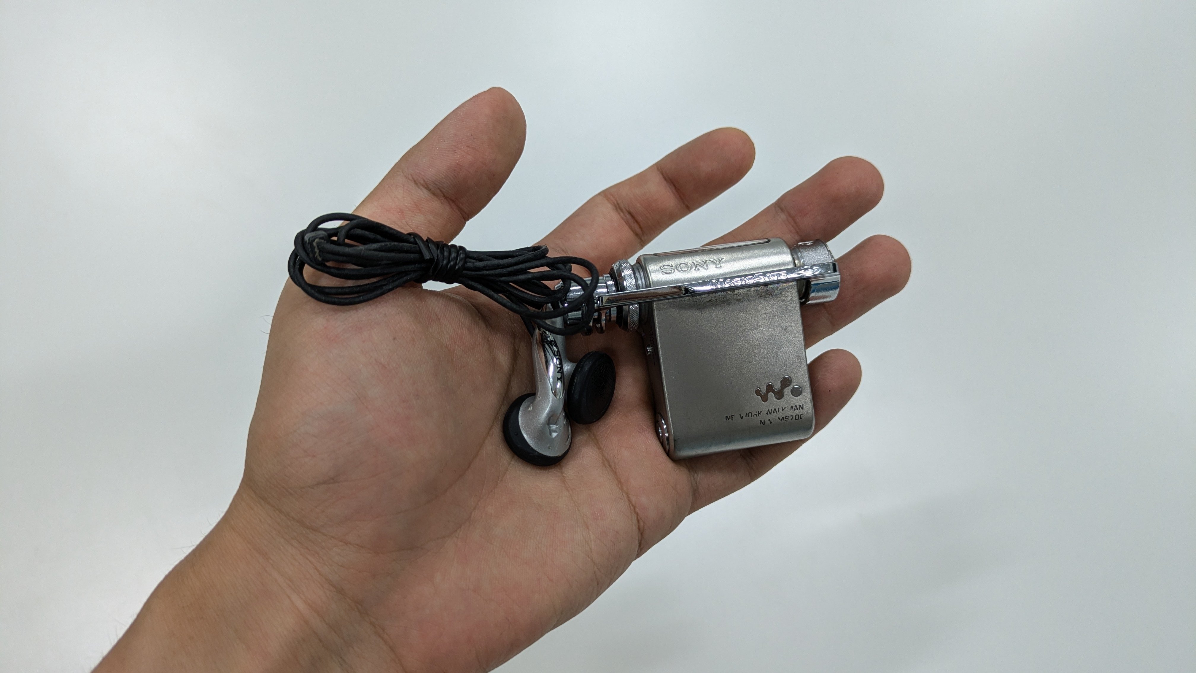 ウォークマンなどジャンク ソニー(SONY) NW-ZX707 ハイレゾ音源対応ウォークマン ZX