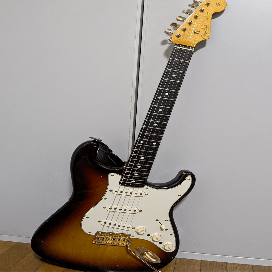 FENDERJAPAN ストラト 2本のFenderJapanストラトキャスターを弾き音を比べる｜郷古