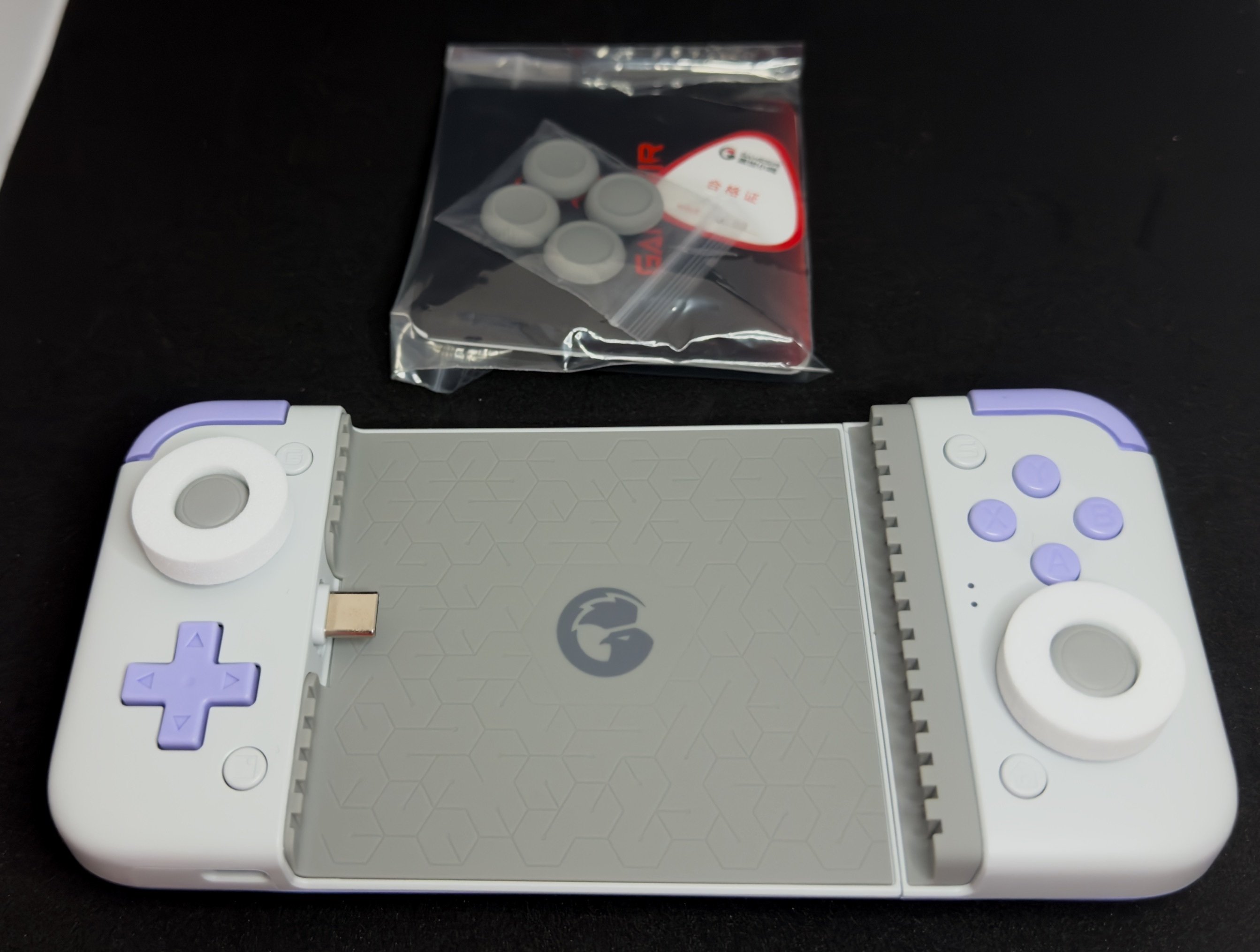 GameSirの「スマホを挟んで携帯ゲーム機にする」x2sを購入しました