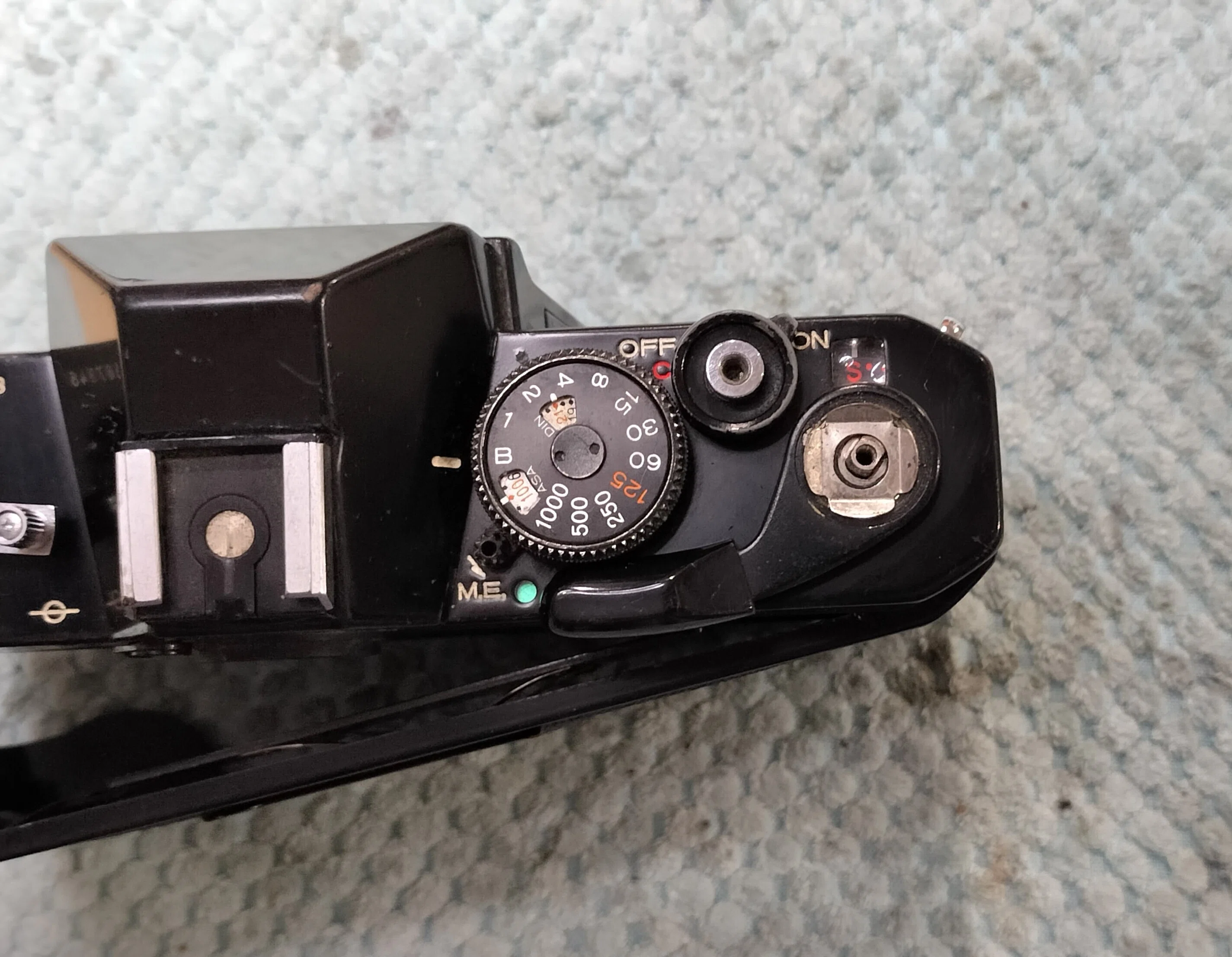 KONICA AUTOREFLEX T3の分解｜フィルムカメラ修理のアクアカメラ