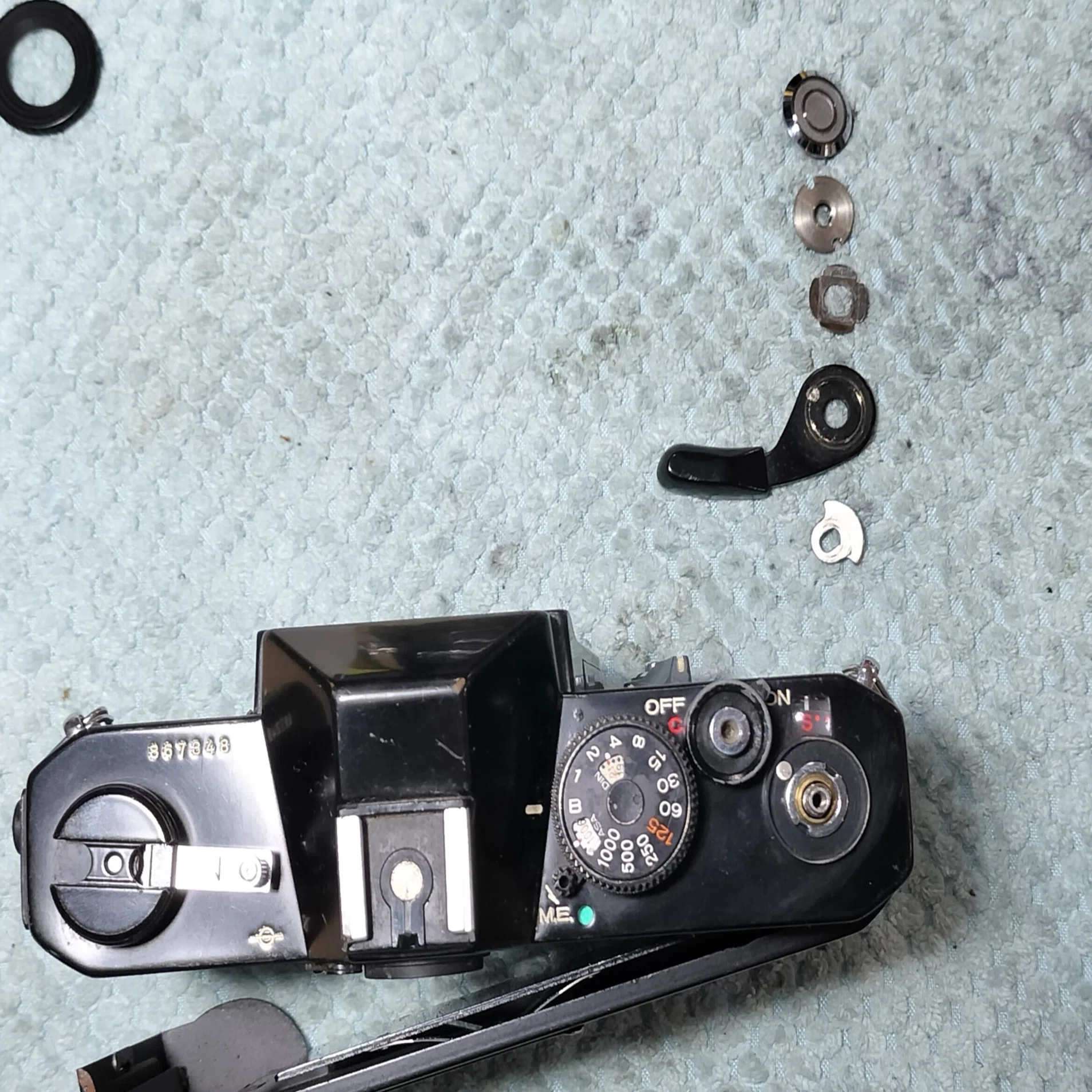 KONICA AUTOREFLEX T3の分解｜フィルムカメラ修理のアクアカメラ