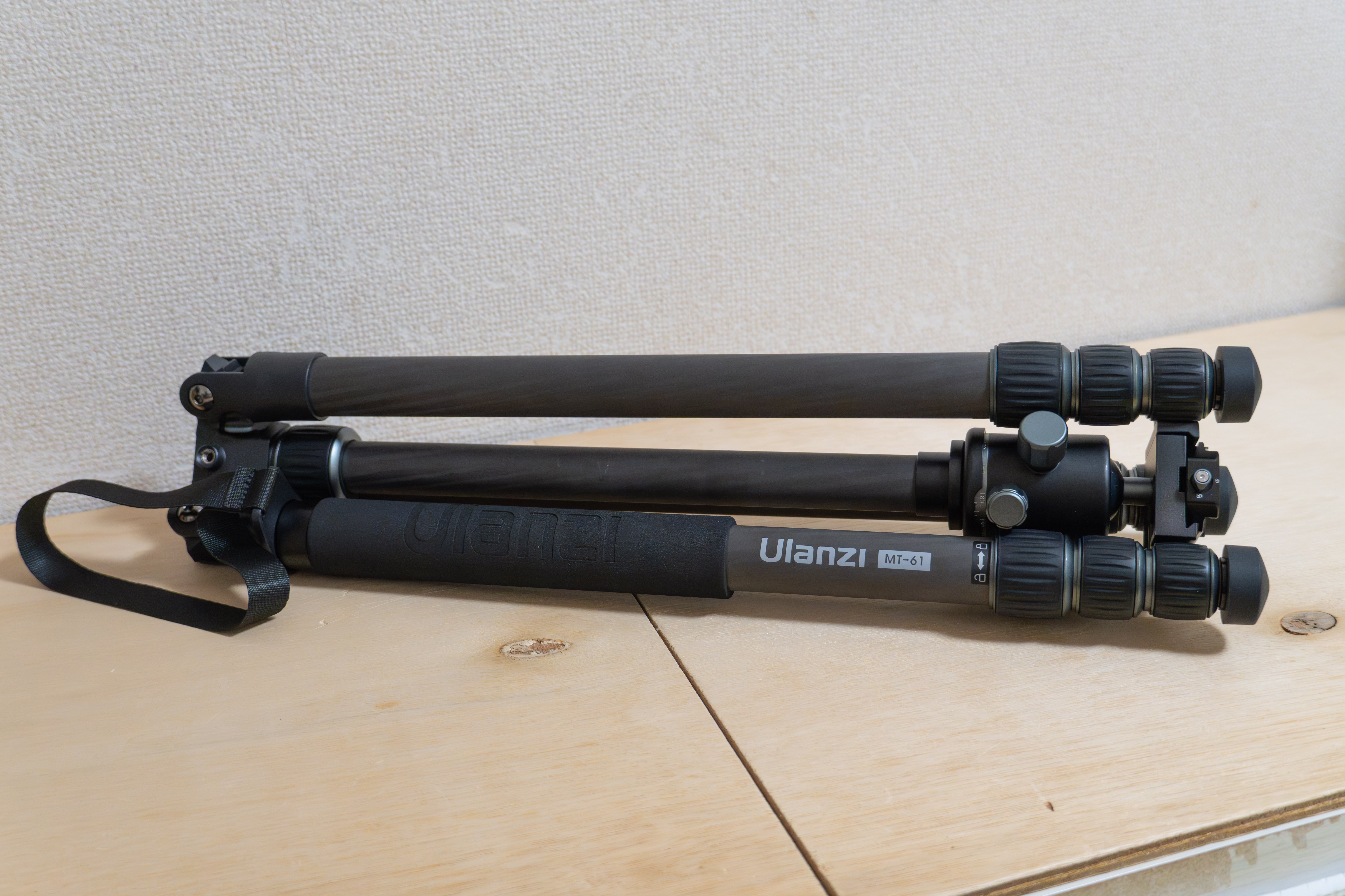 Ulanzi MT-61 レビュー｜カーボン＆アルミ合金製の軽量トラベル