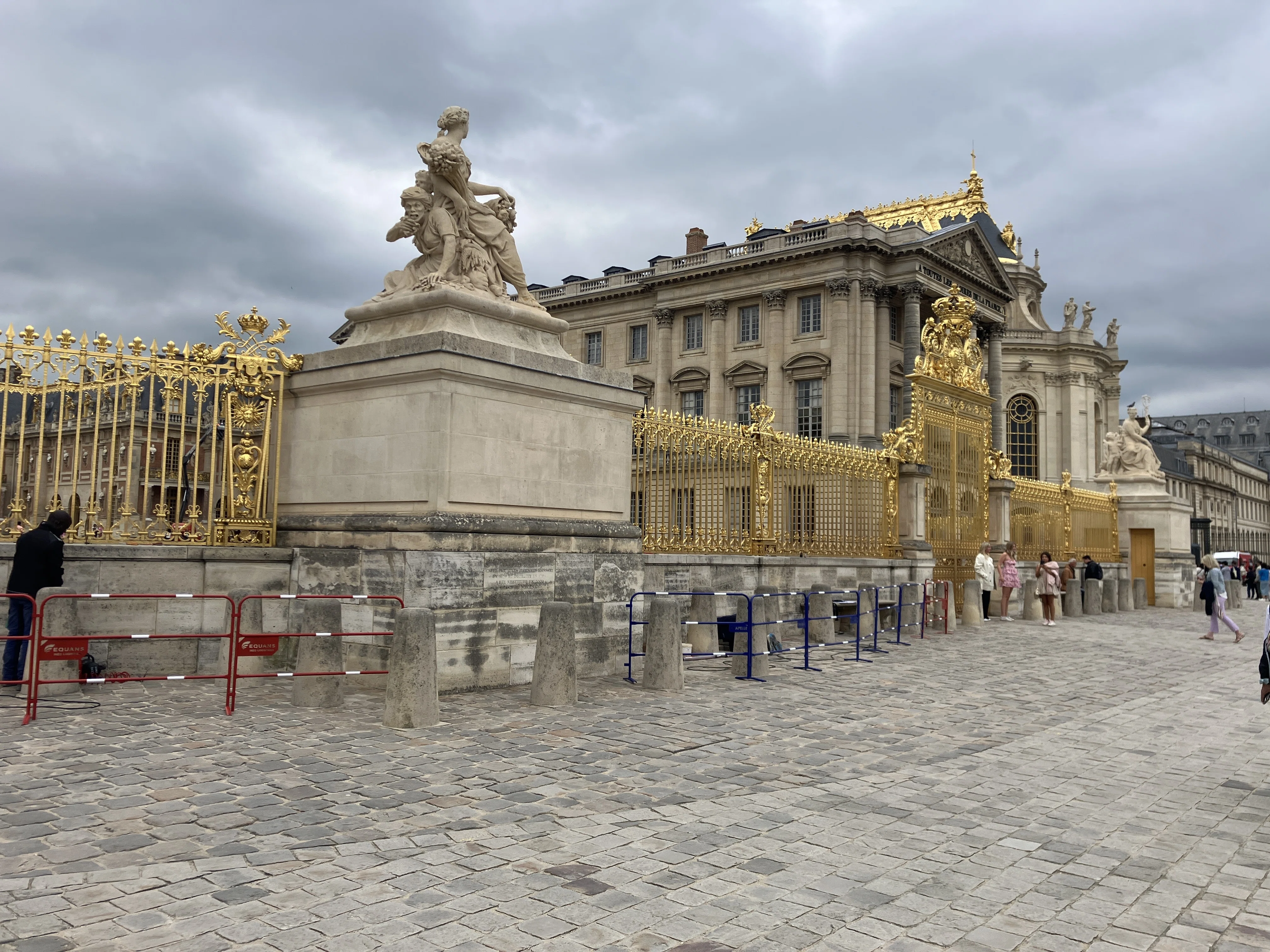 フランスひとり旅(3日目: オランジュリー美術館・凱旋門・ヴェルサイユ