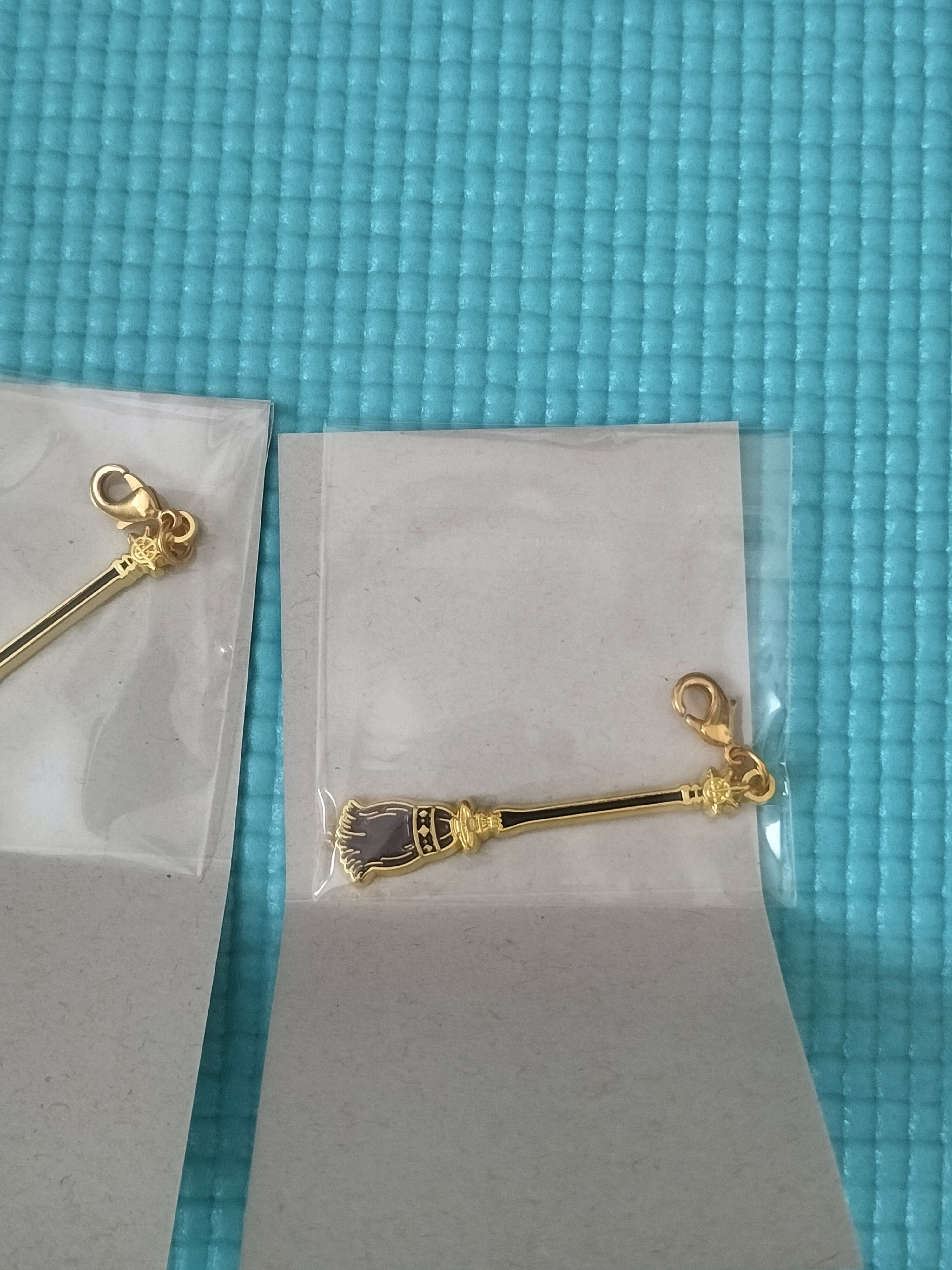 まほやく箒チャーム🧹開封式！｜たぬ