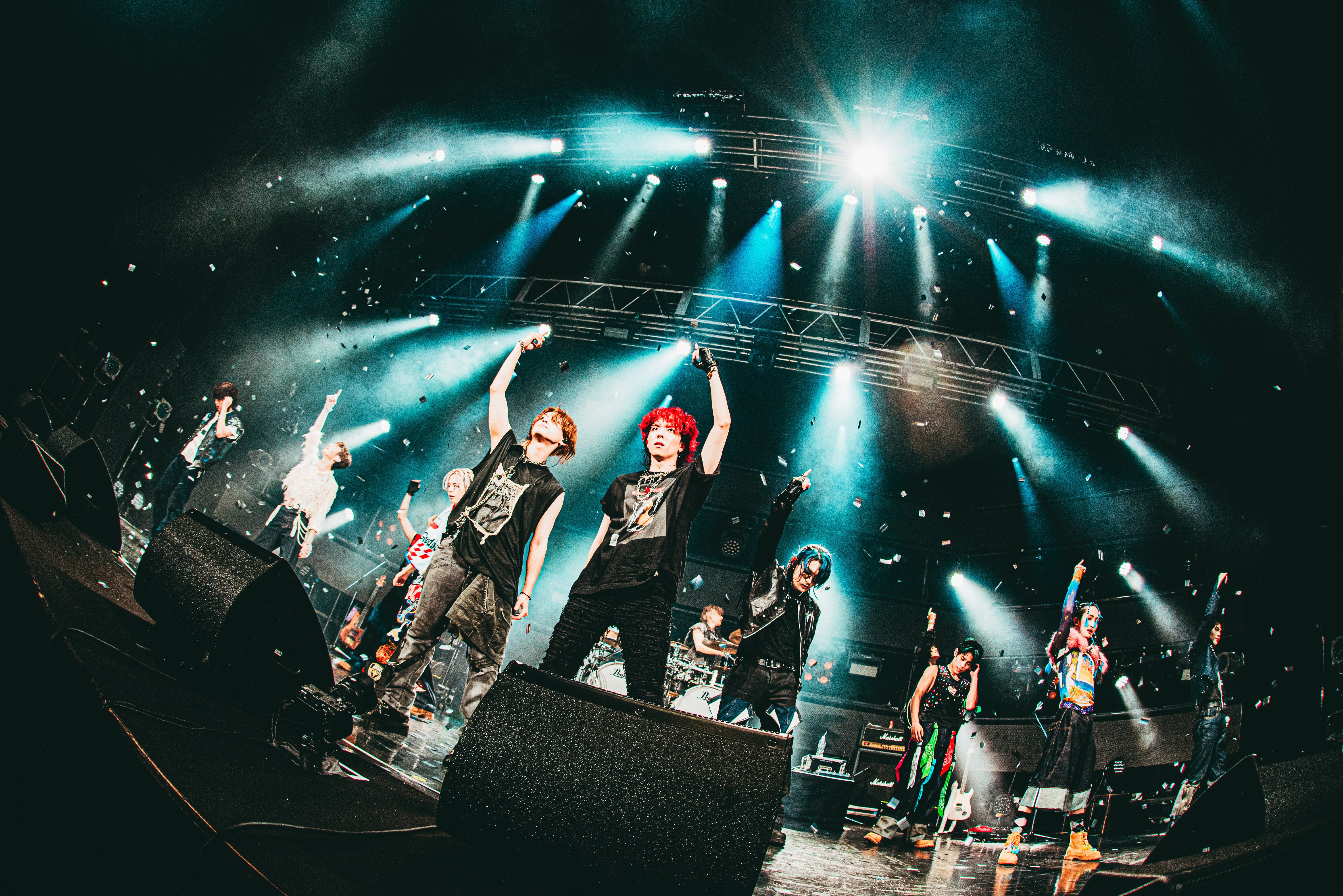 XYが、ワンマンライブ「1st ONE-MAN SHOW 2024 ～SINGULARITY～」を