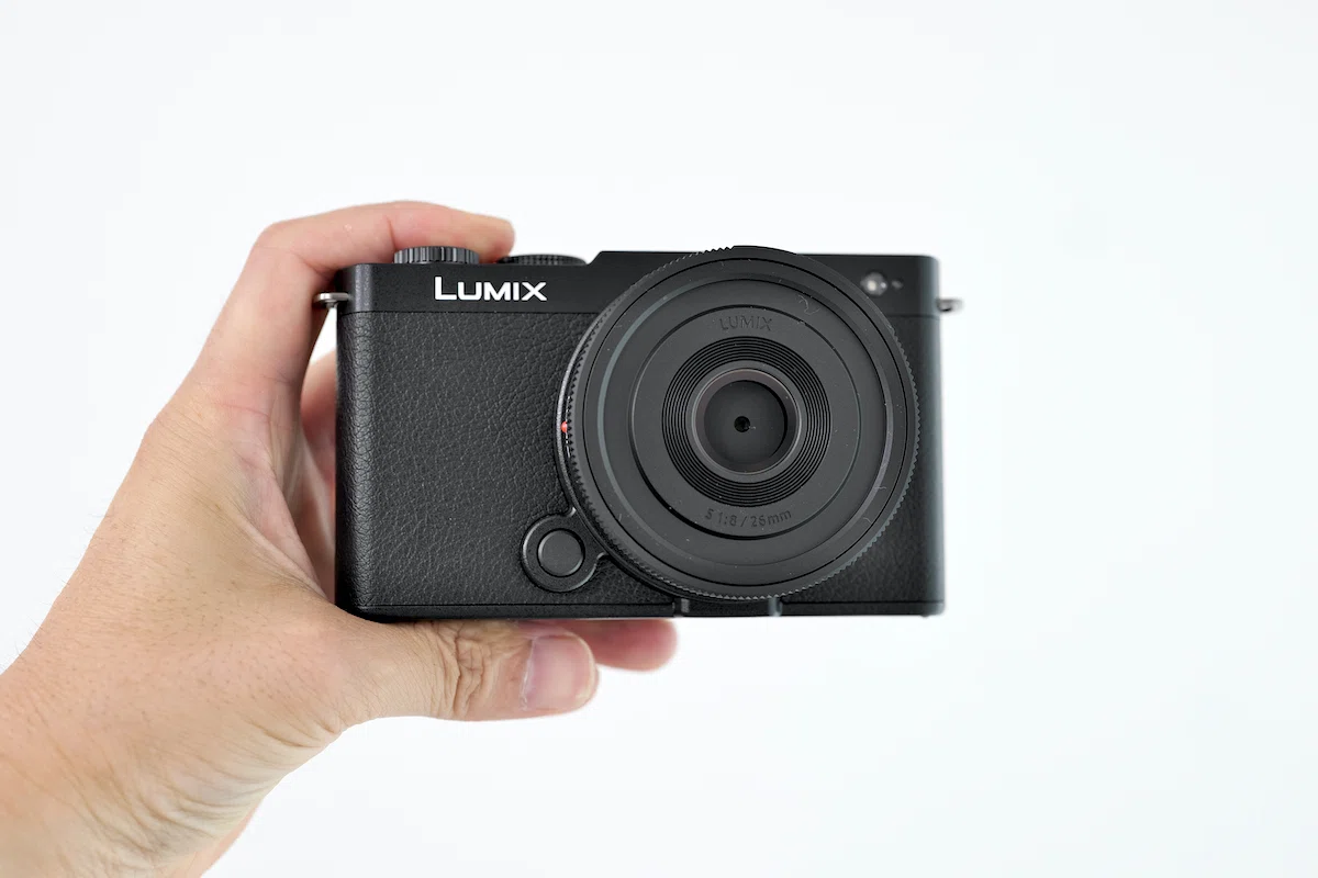Panasonic LUMIX S 26mm F8 歩み寄る SR26 パンケーキ レンズ