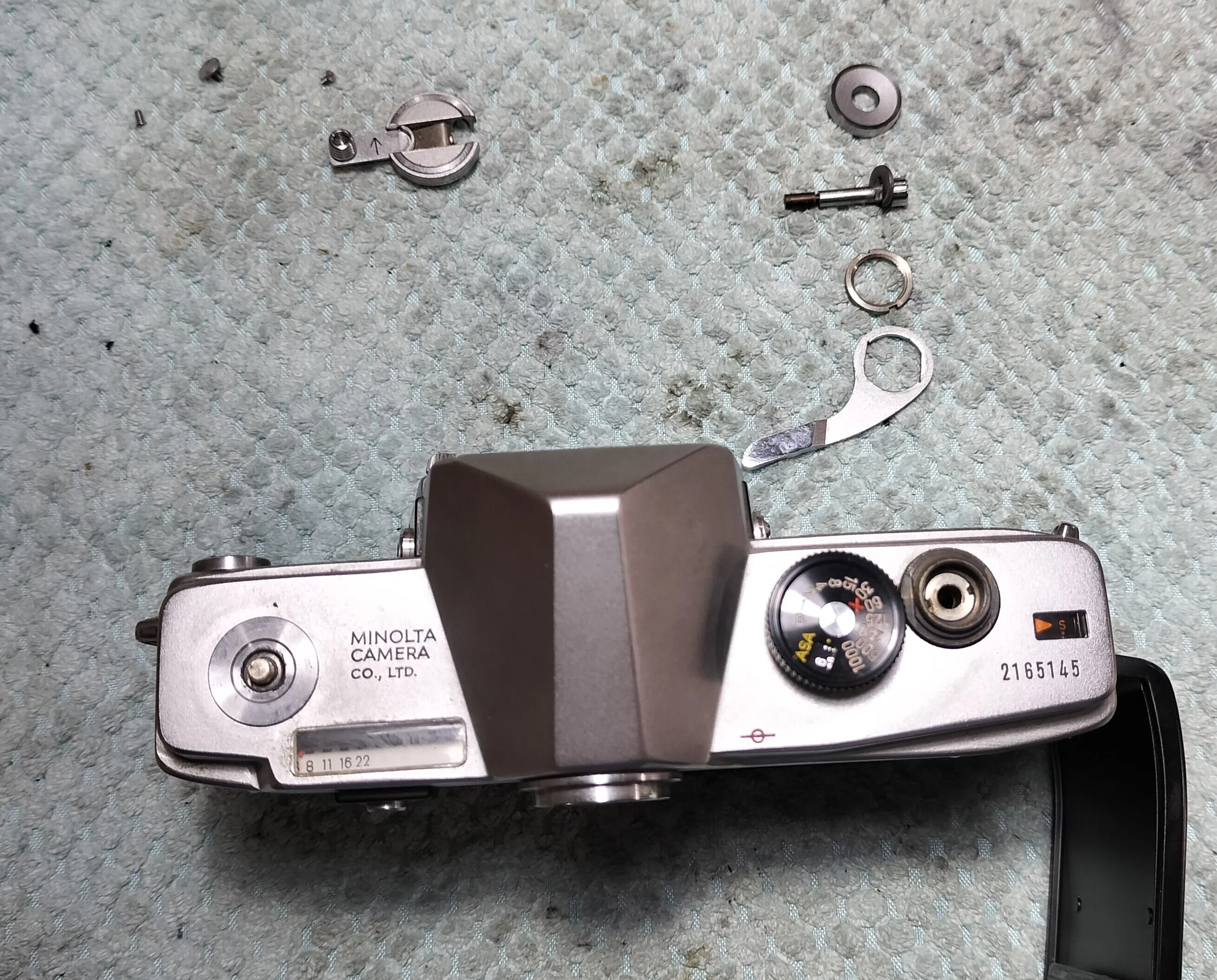 Minolta SR-7の分解｜フィルムカメラ修理のアクアカメラ