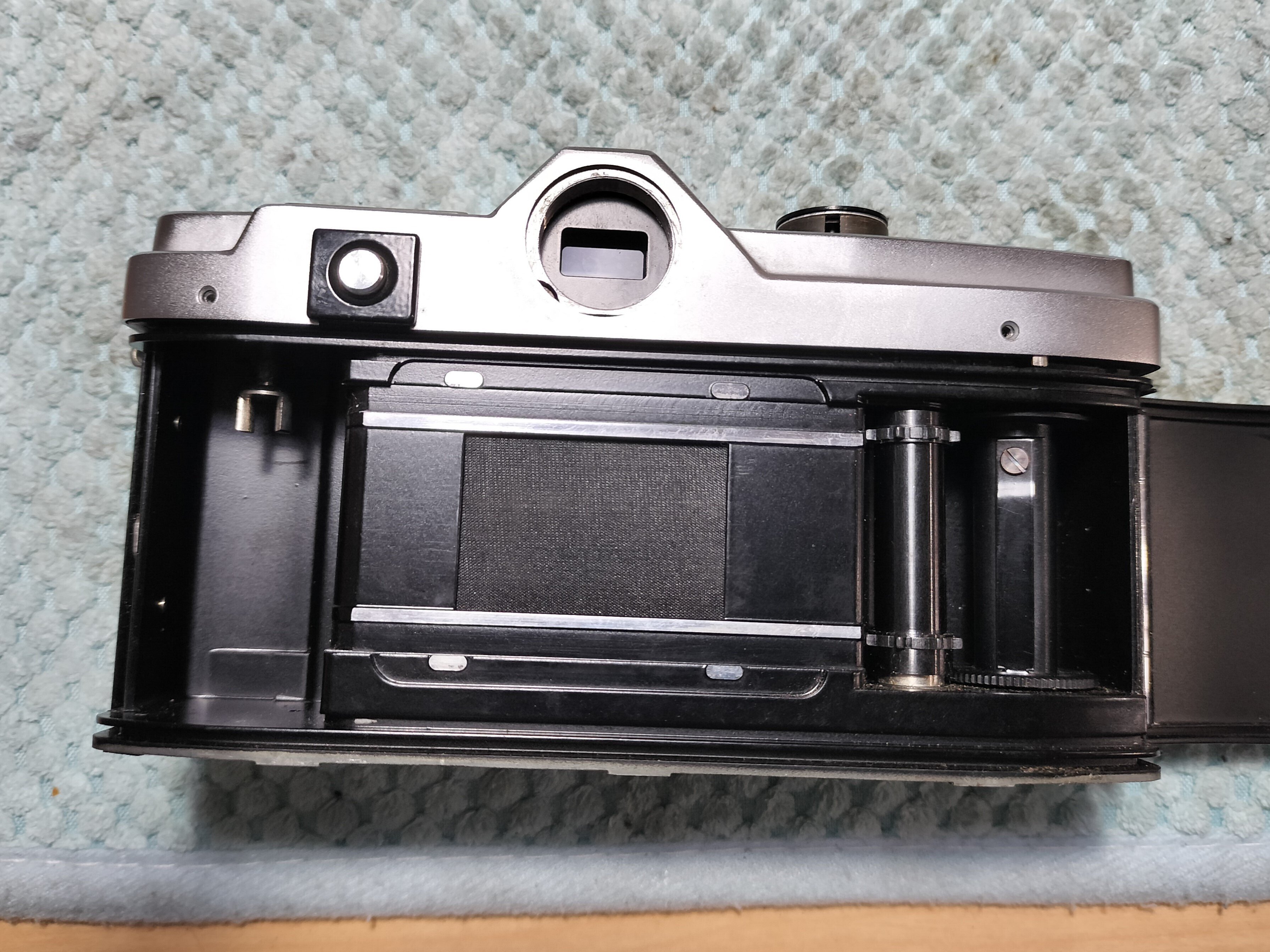 Minolta SR-7の分解｜フィルムカメラ修理のアクアカメラ