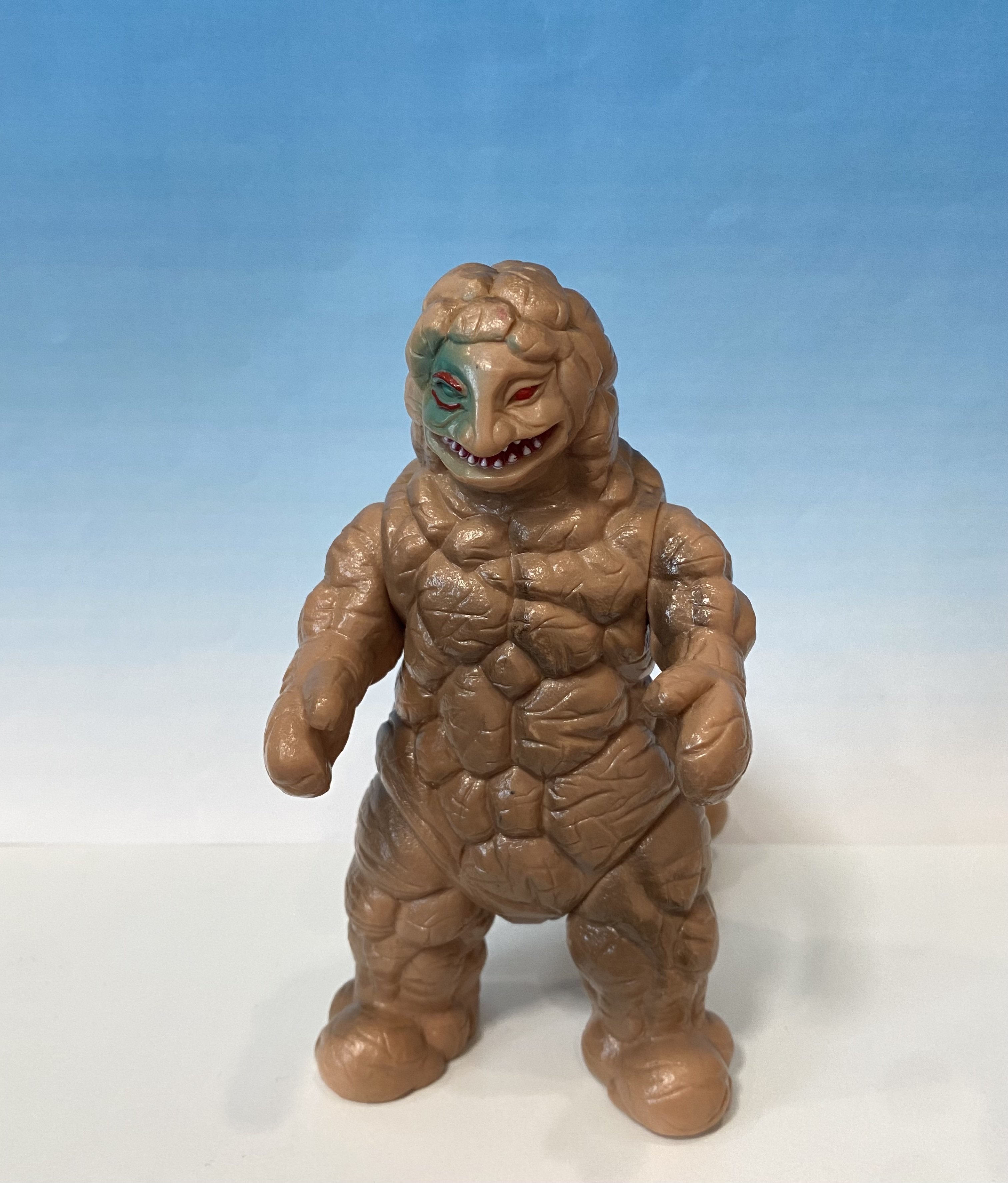 ウルトラ怪獣シリーズ800 音波怪獣シュガロン｜yahiko