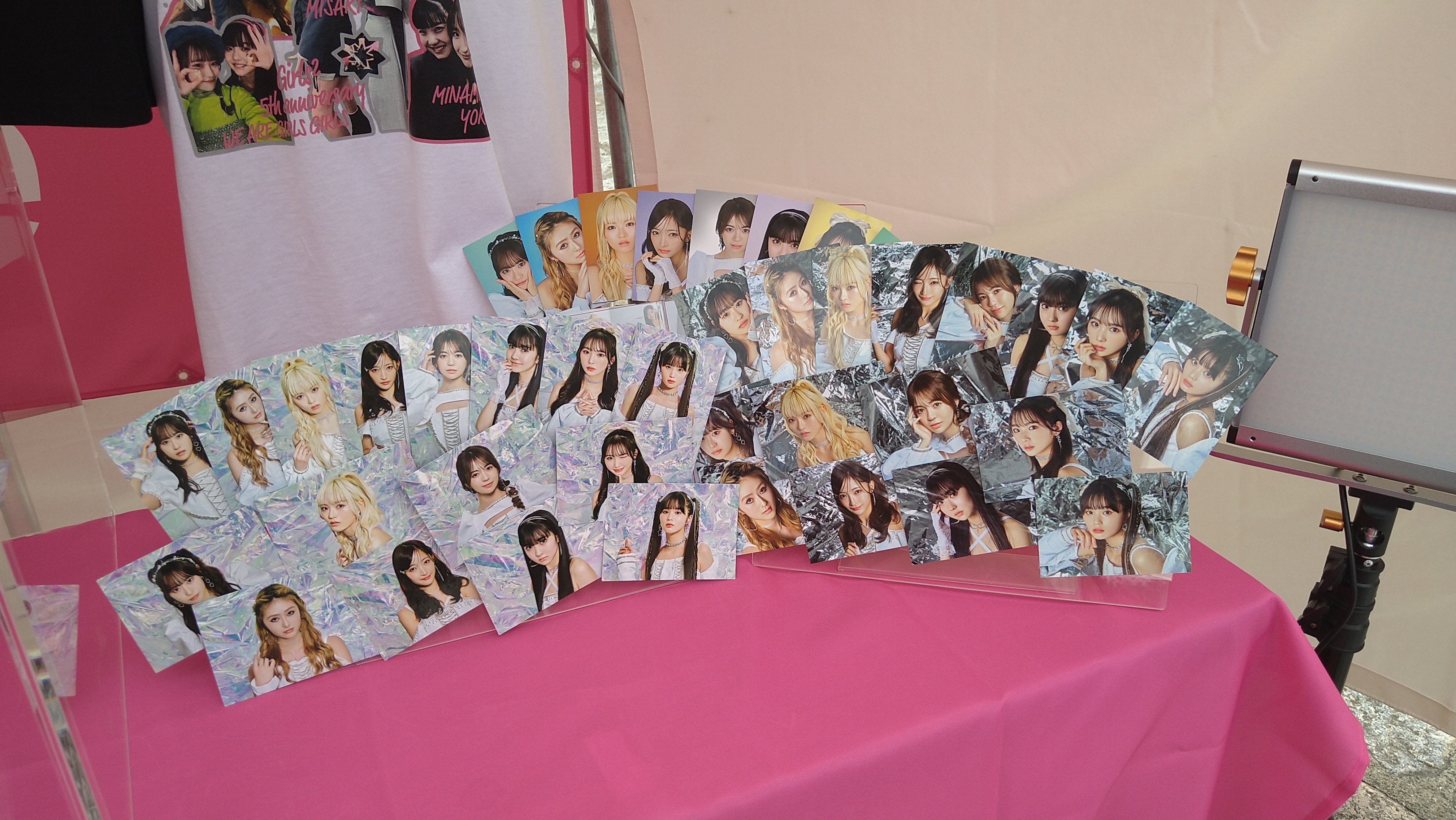 Girls2 5th Anniversary フォトパネル全員サイン入りS賞 Girls2 5th Anniversary フォトパネル全員サイン入りS賞 - メルカリ