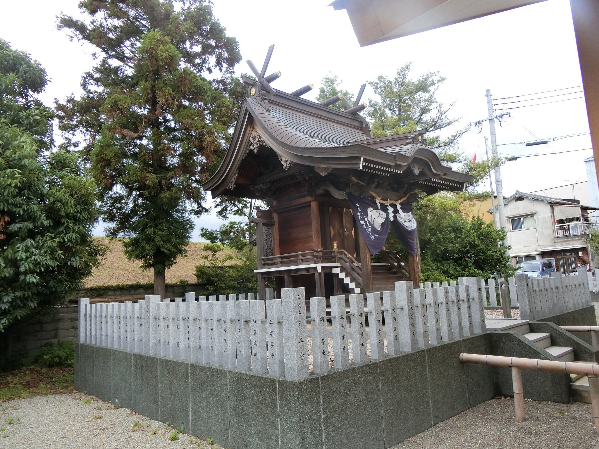 伊勢と同じ足神さん「宇治神社」伊勢神宮の古材の鳥居と紀州徳川 伊勢と同じ足神さん「宇治神社」伊勢神宮の古材の鳥居と紀州徳川