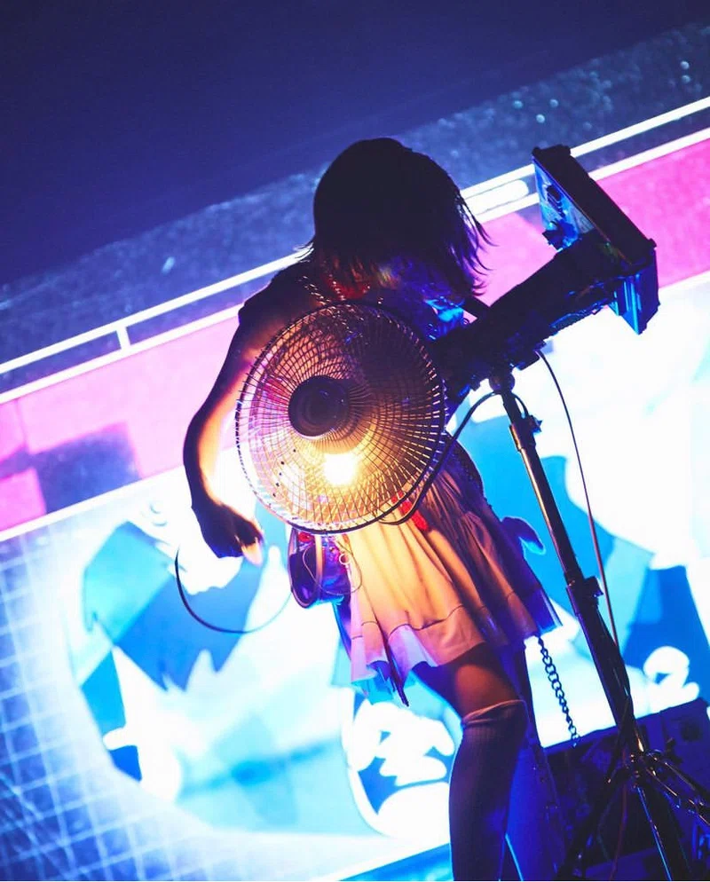 曲だけじゃない？ずっと真夜中でいいのに。の魅力｜軽音楽振興愛好会（ARF）
