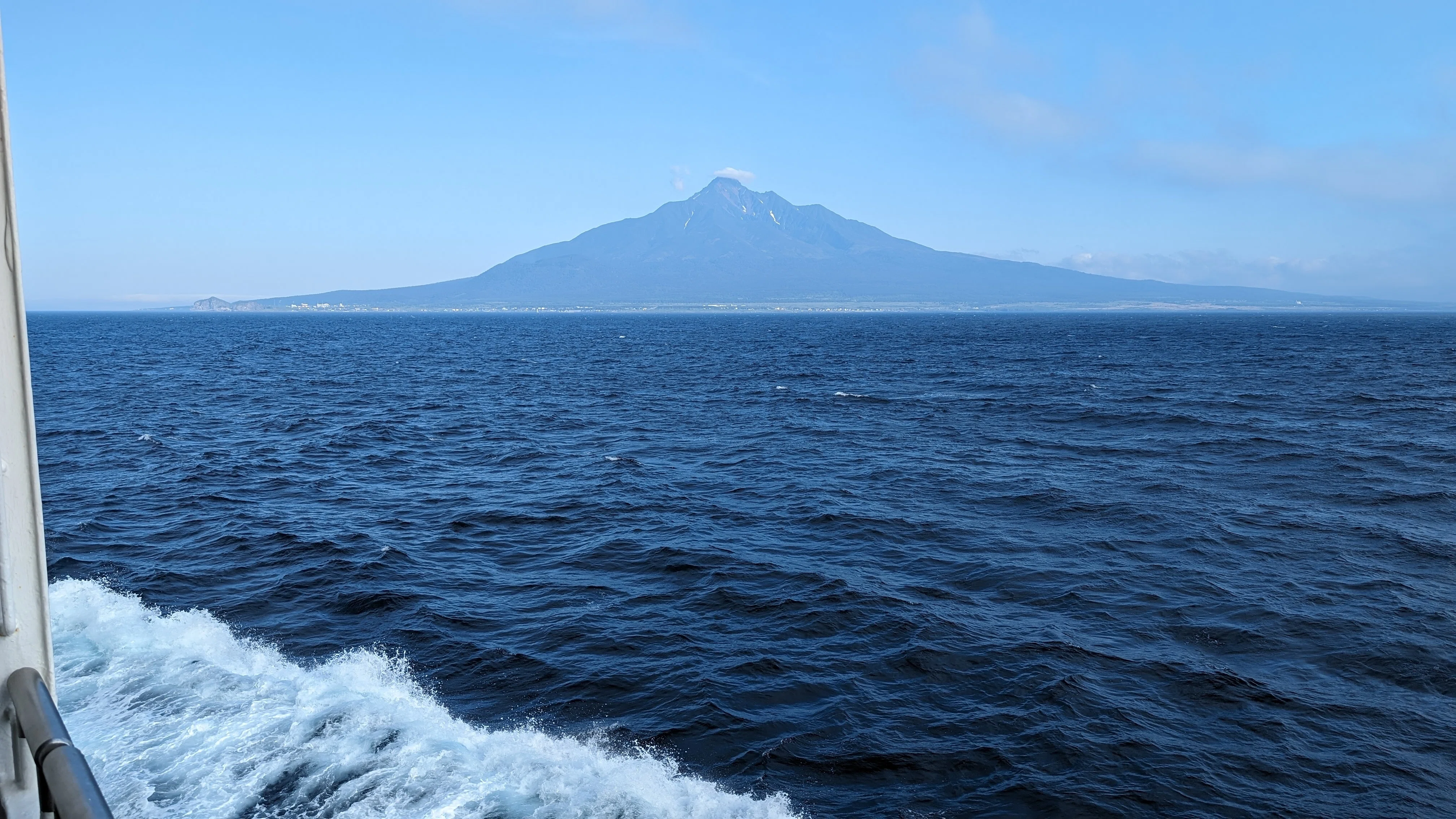 中央に名峰の聳える北の島 利尻島に行ってきた 利尻・礼文旅行記#2