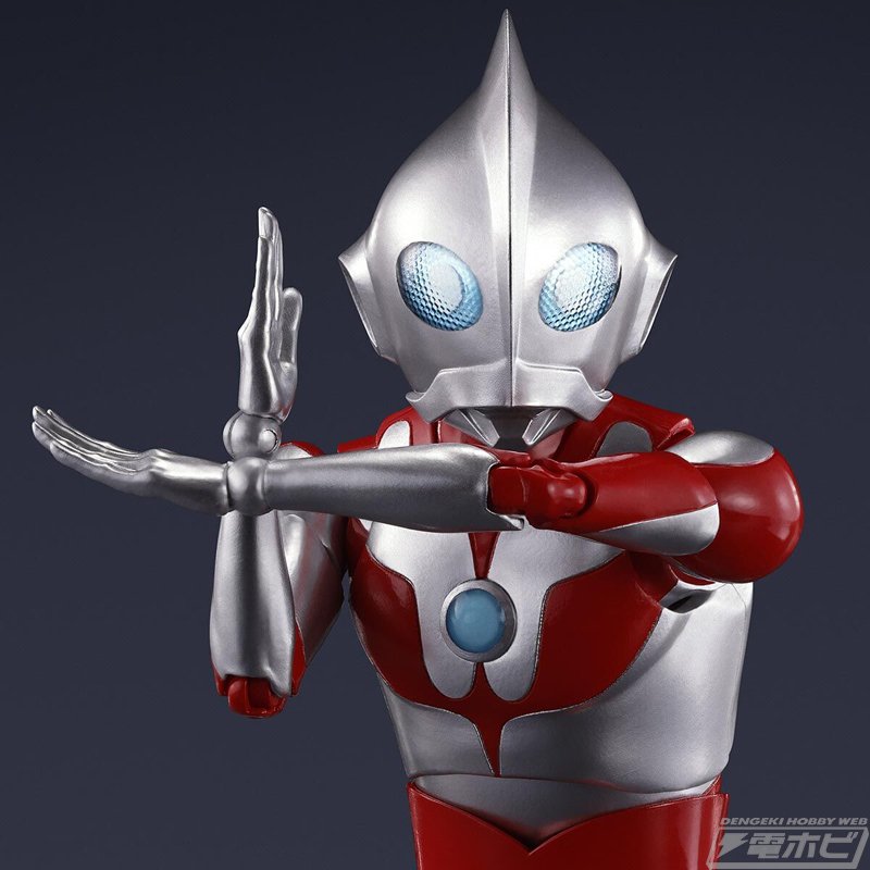 S.H.Figuartsウルトラマンライジング＆ウルトラダッド. Amazon.com: TAMASHII NATIONS - Ultraman: Rising - Ultradad