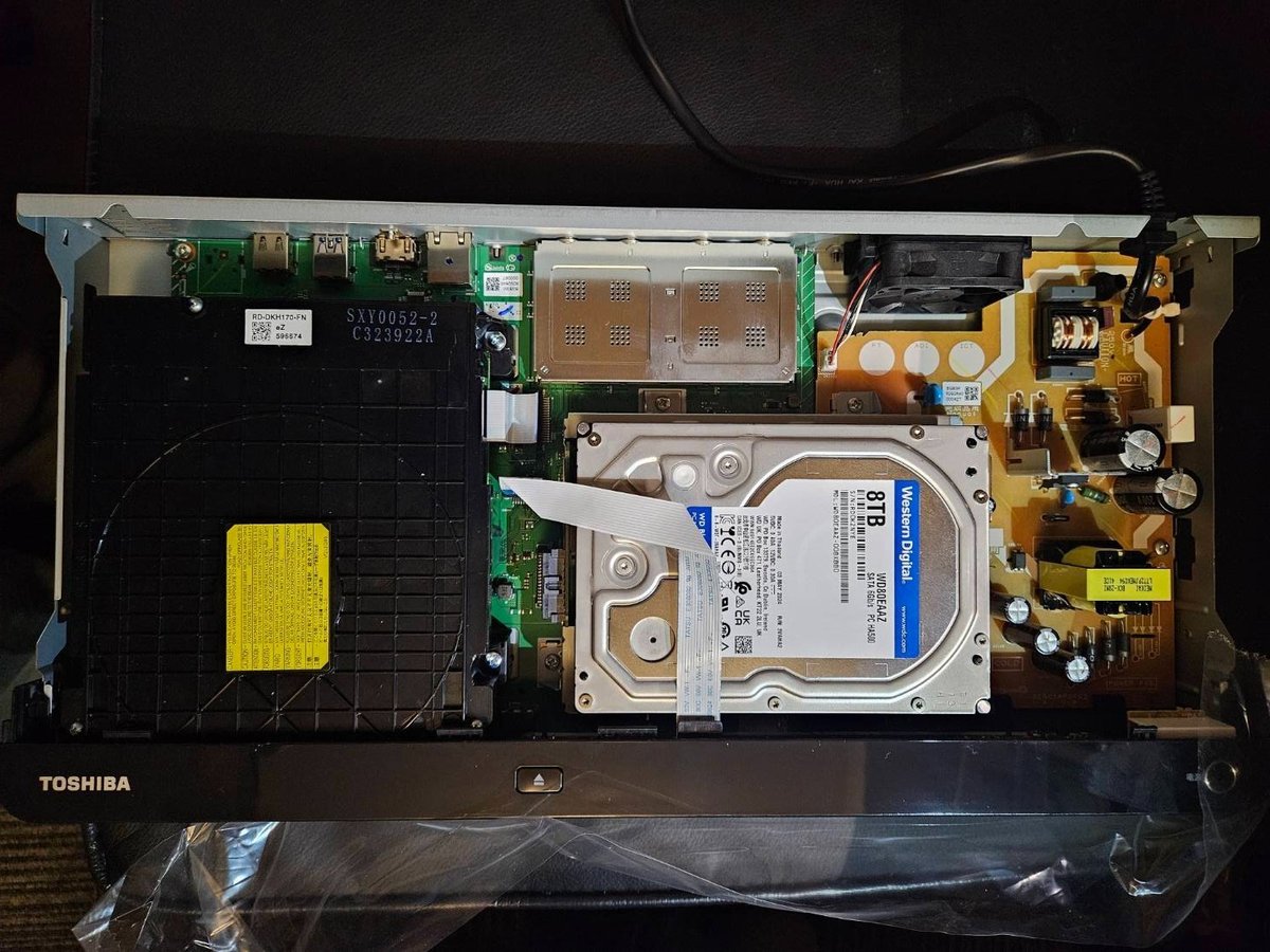 TOSHIBA REGZA 全録レコーダー DBR-M4010 のHDDを換装する｜R-Y-O 