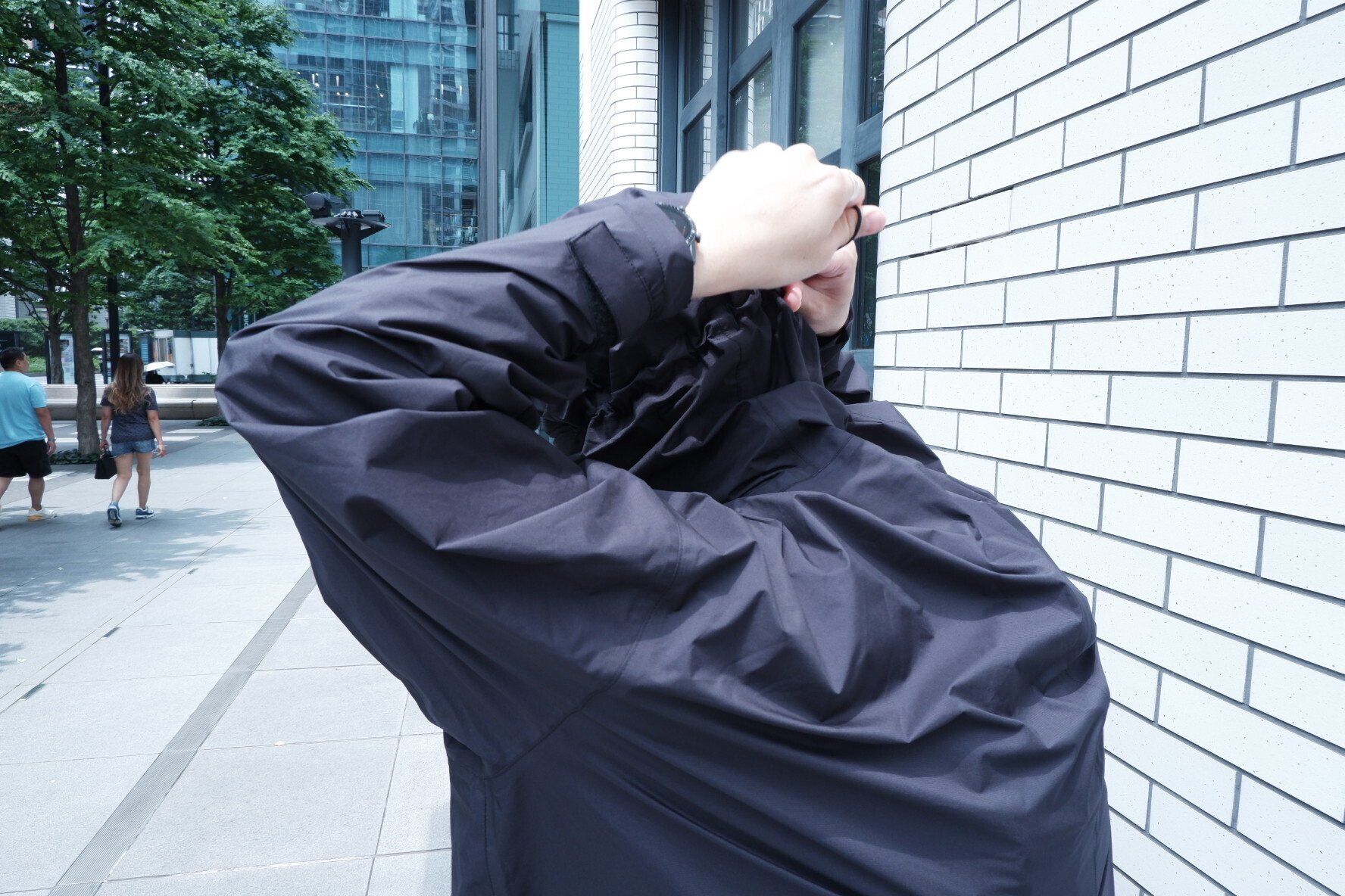 リュックを濡らしたくない人におすすめしたい、軽くてコンパクトになる