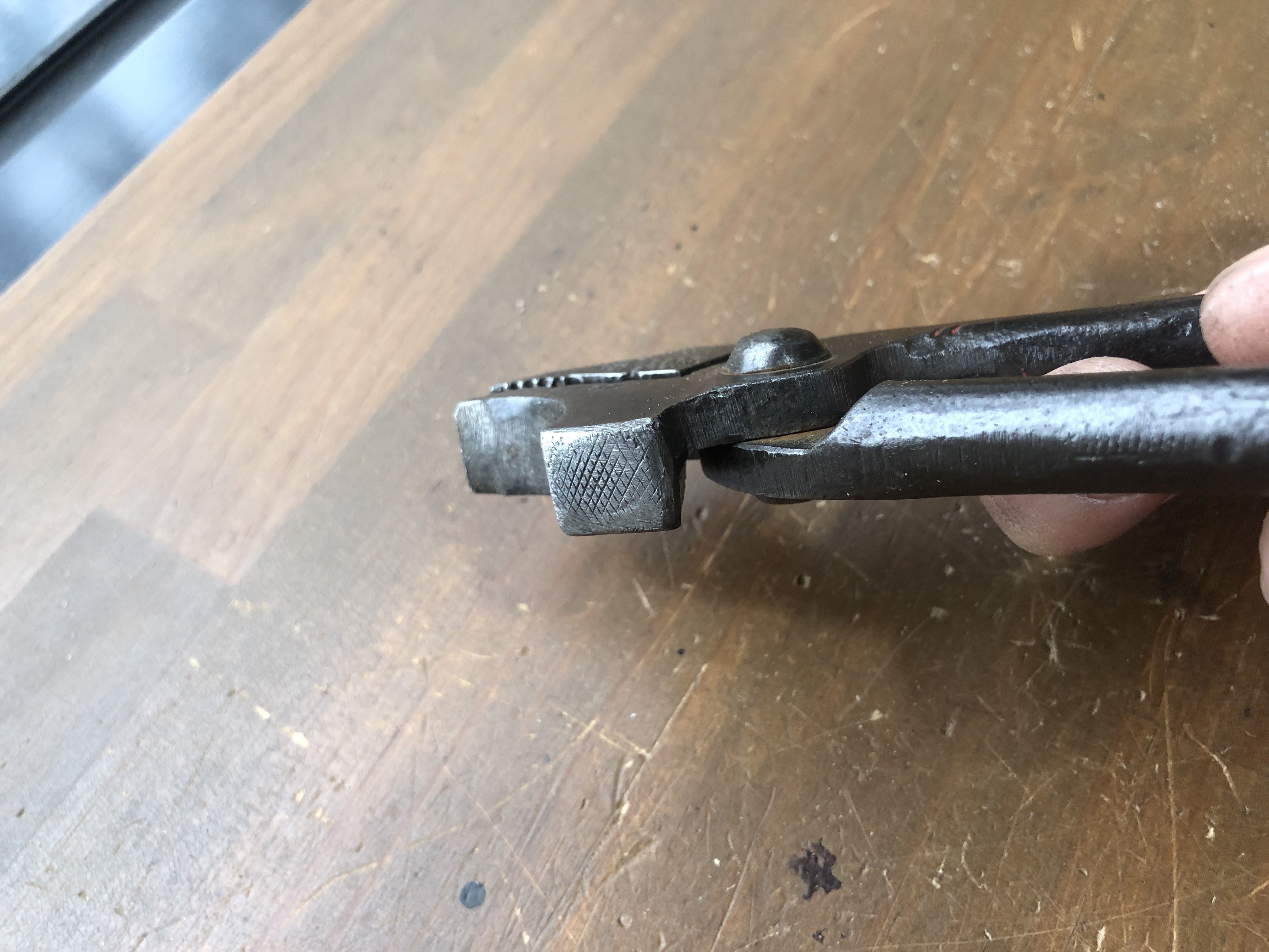 靴作りの道具#5『ワニ』｜Corno blu