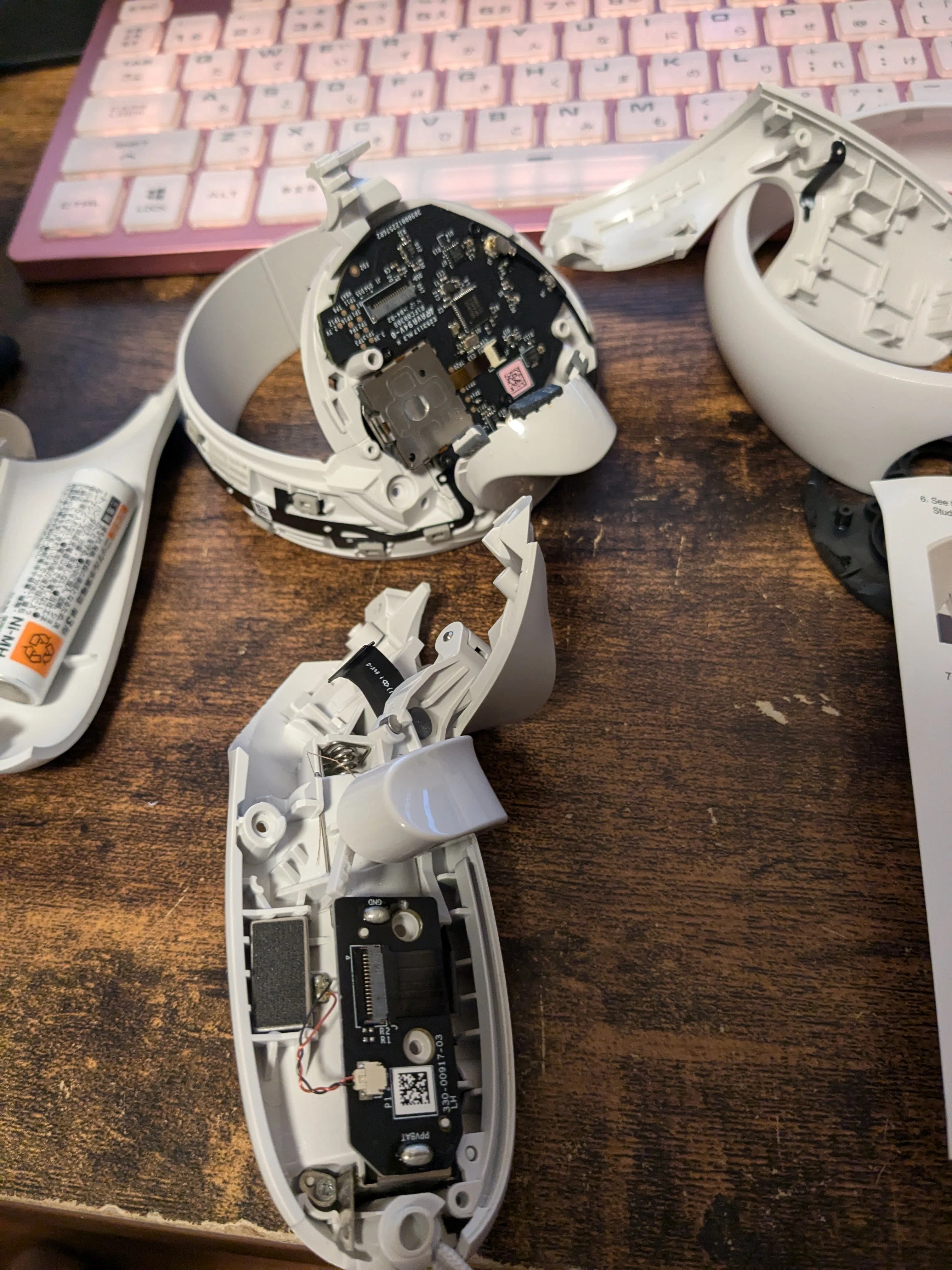 【動作確認済】 Quest 2（ ）左コントローラ【訳あり】 動作確認済】Meta Quest 2（Oculus ）左右コントローラー - メルカリ
