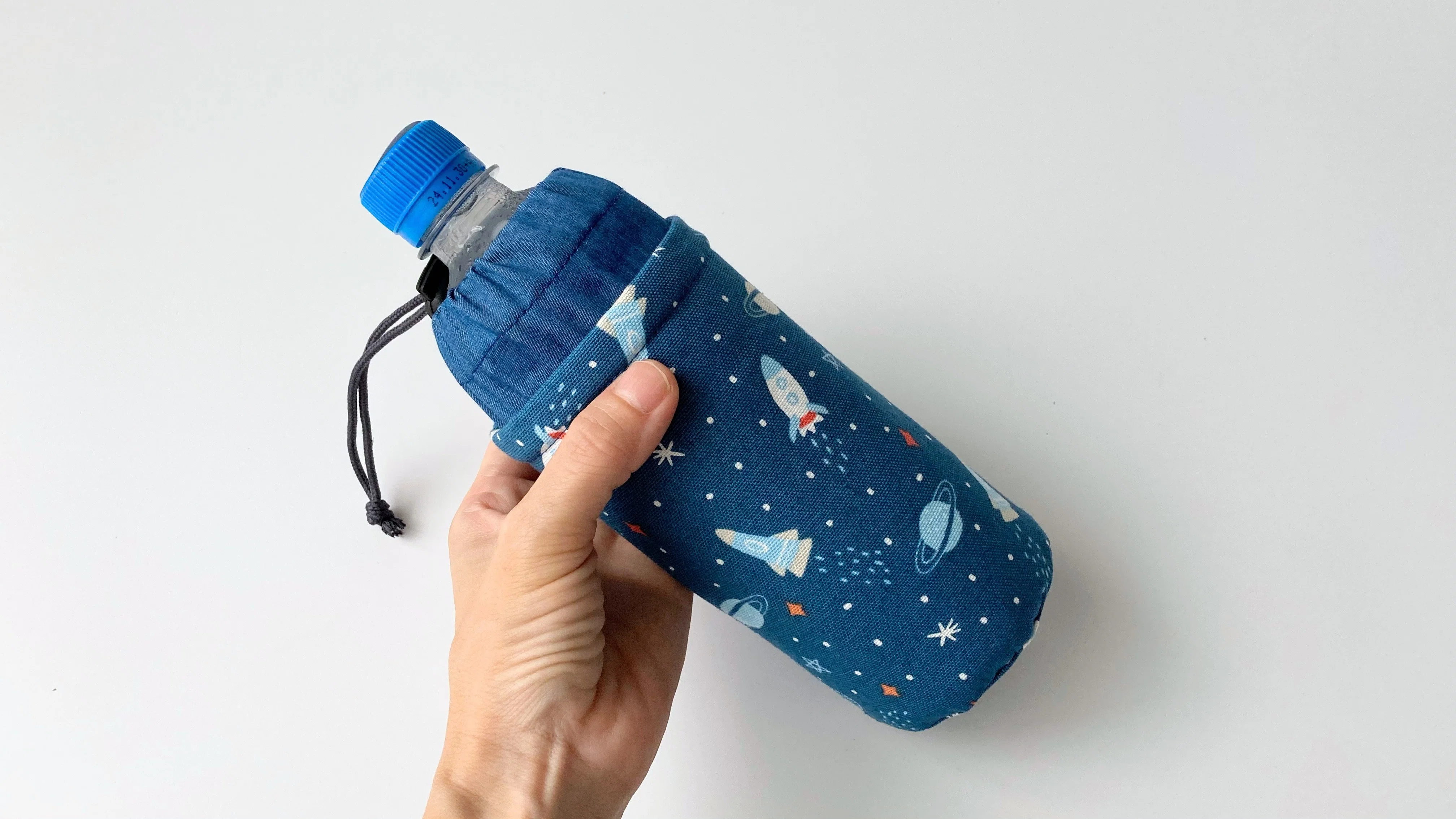 キッズ/ベビー 手作り☆保冷保温ペットボトルホルダー☆5~600ml対応