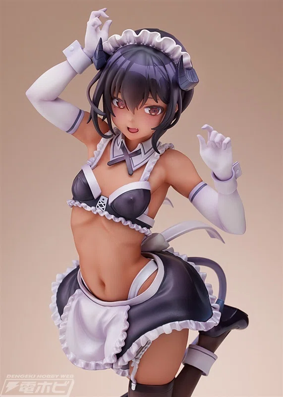しなやかボディが丸出しなメイド衣装がセクシー過ぎる！オリジナル褐色