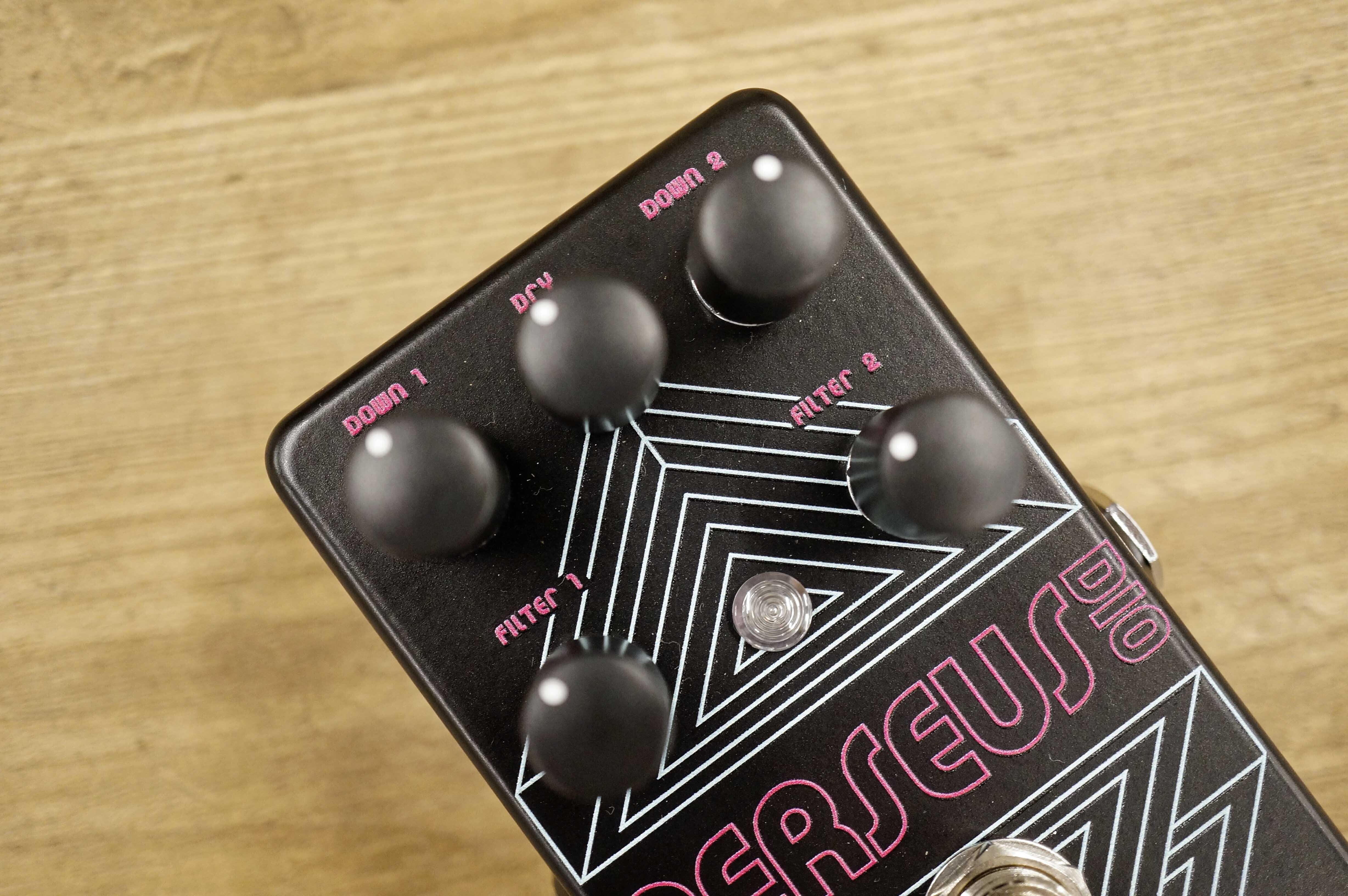 Taurus Dexter SilverLine オクターバーエフェクター Taurus Dexter SilverLine オクターバーエフェクター Taurus Dexter