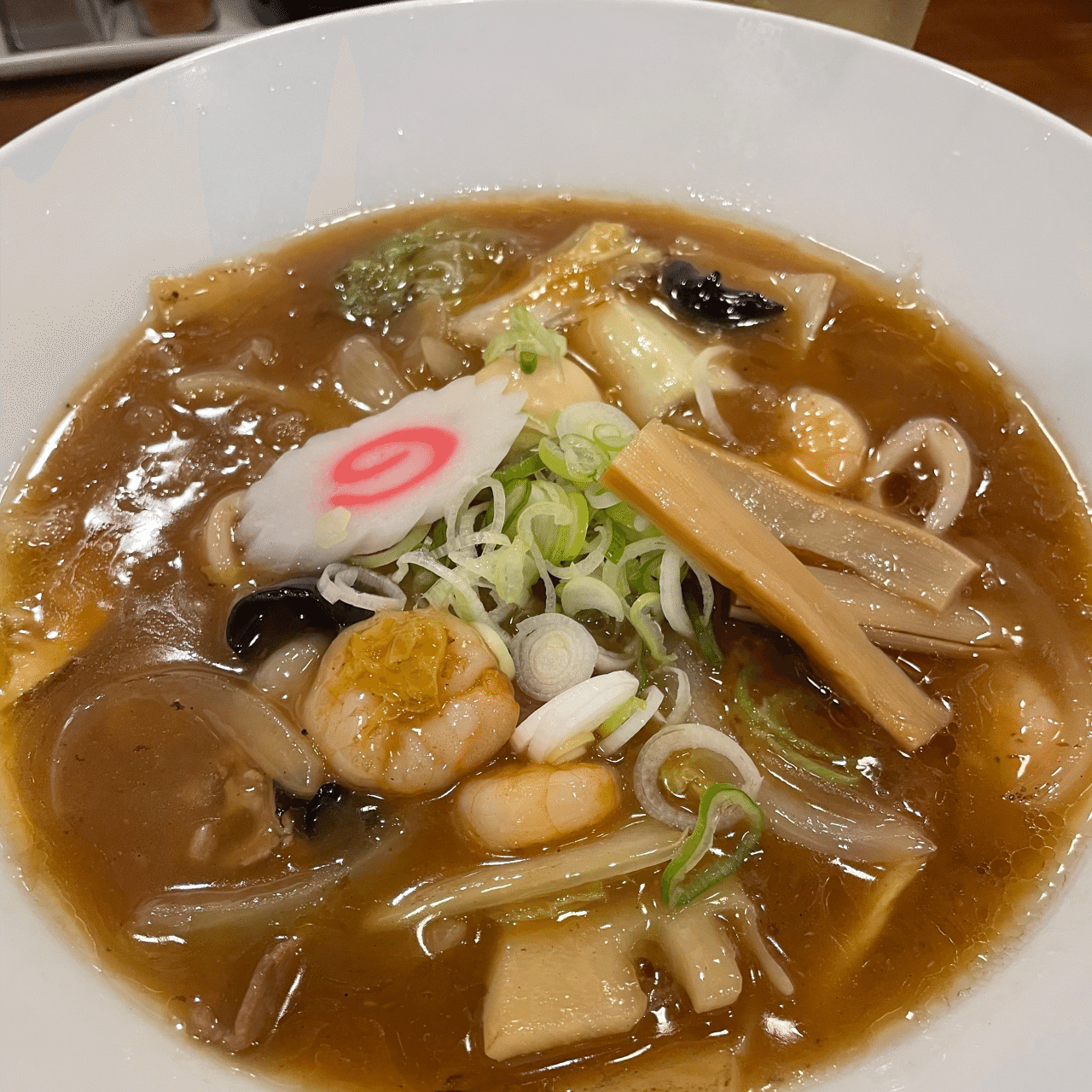 男鹿中の美味しい魚が集まる人情系酒場──居酒屋 秀｜海と - 稲と
