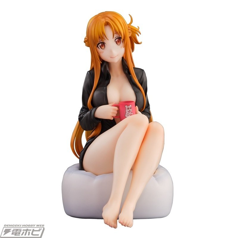 着崩したワイシャツから覗く素肌が魅力的！『ソードアート・オンライン