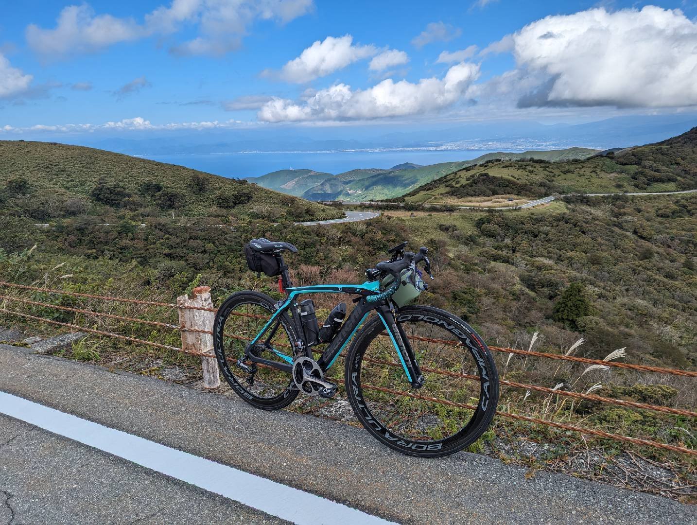 ロードバイクにお金をかければかけるほど必ず幸せになれる、、、わけ