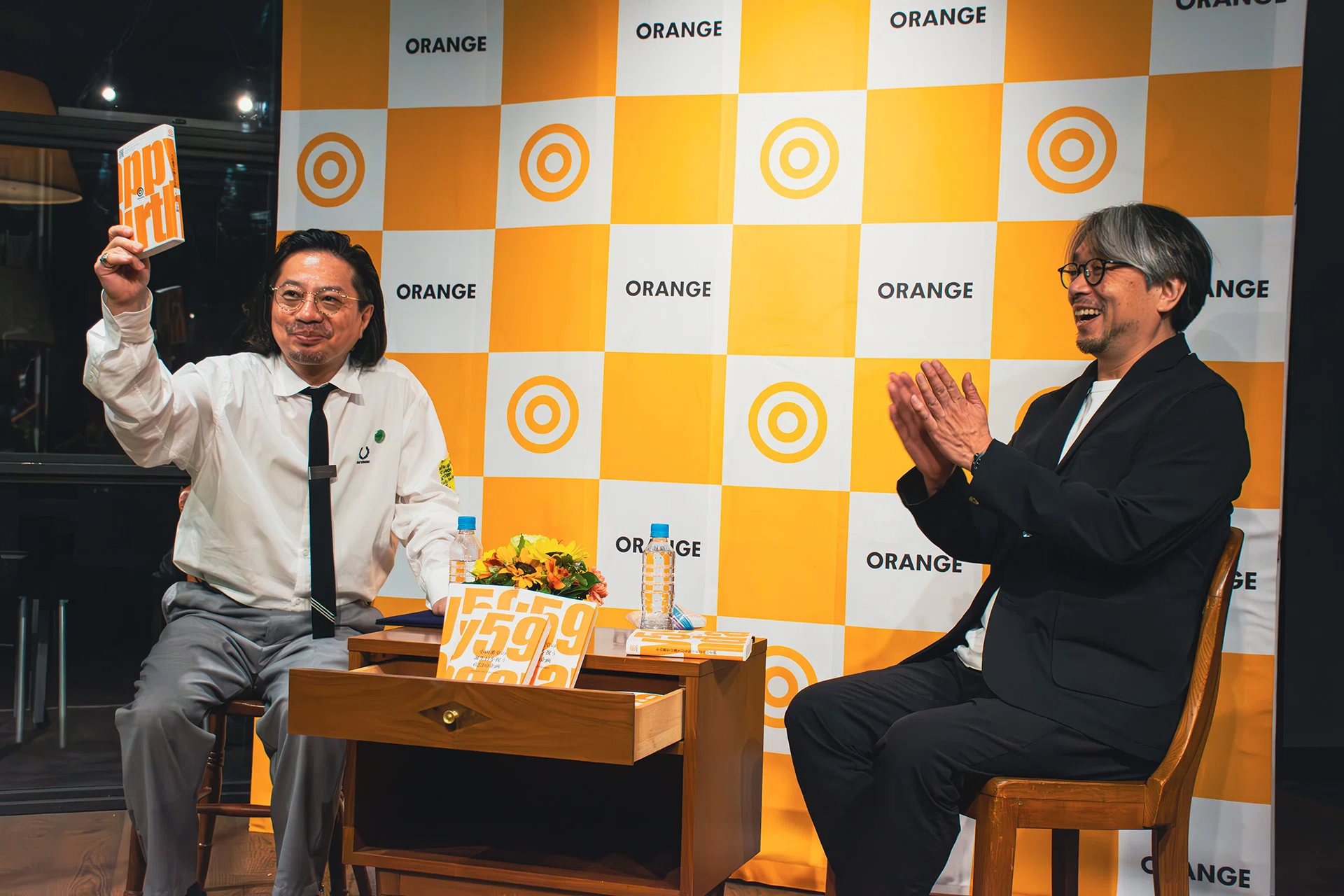 1 社員の誕生日を、サプライズで祝う会社「オレンジ・アンド