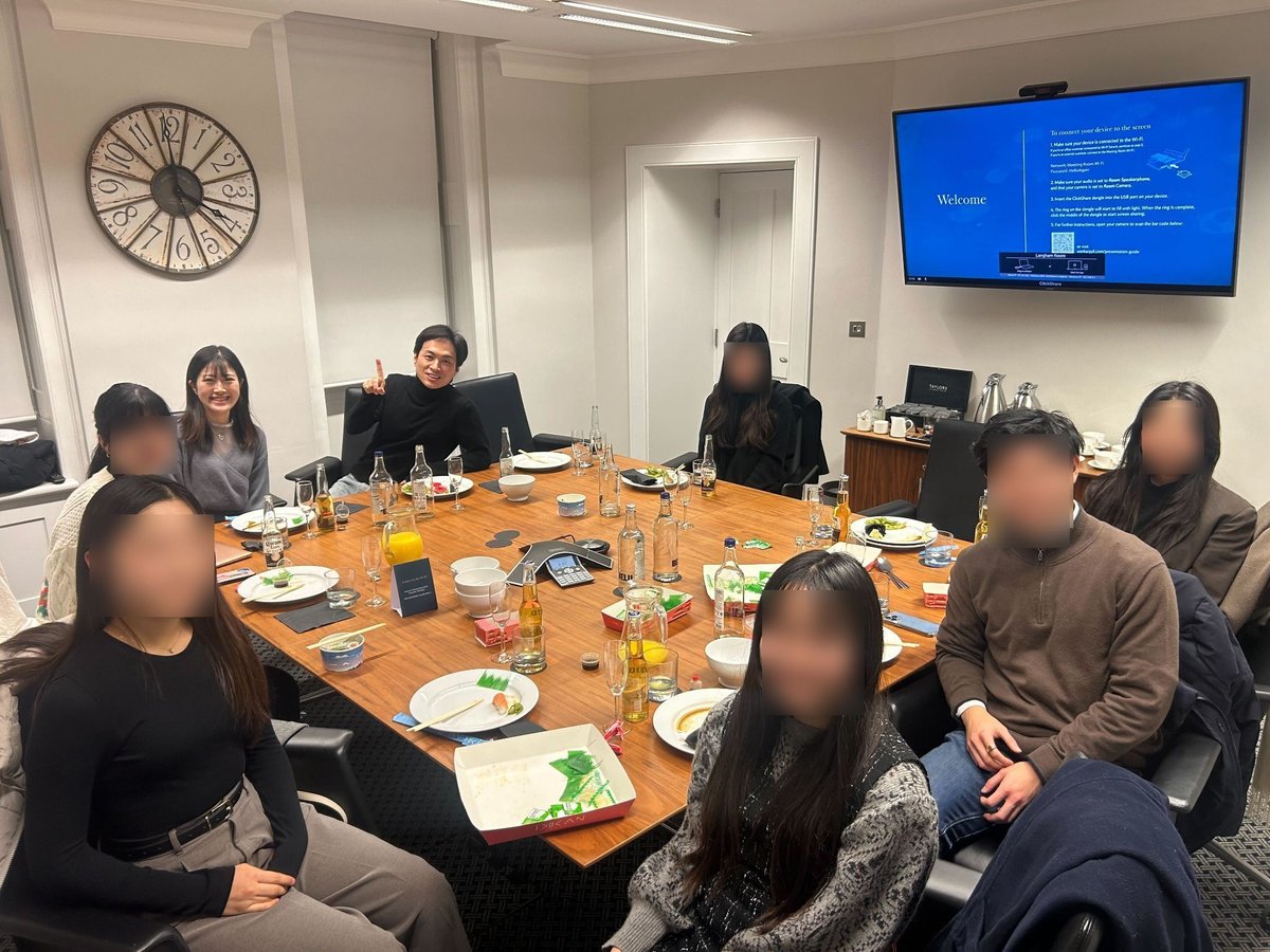 2023年末にロンドンで実施したCEO城口と学生参加者の方との交流会