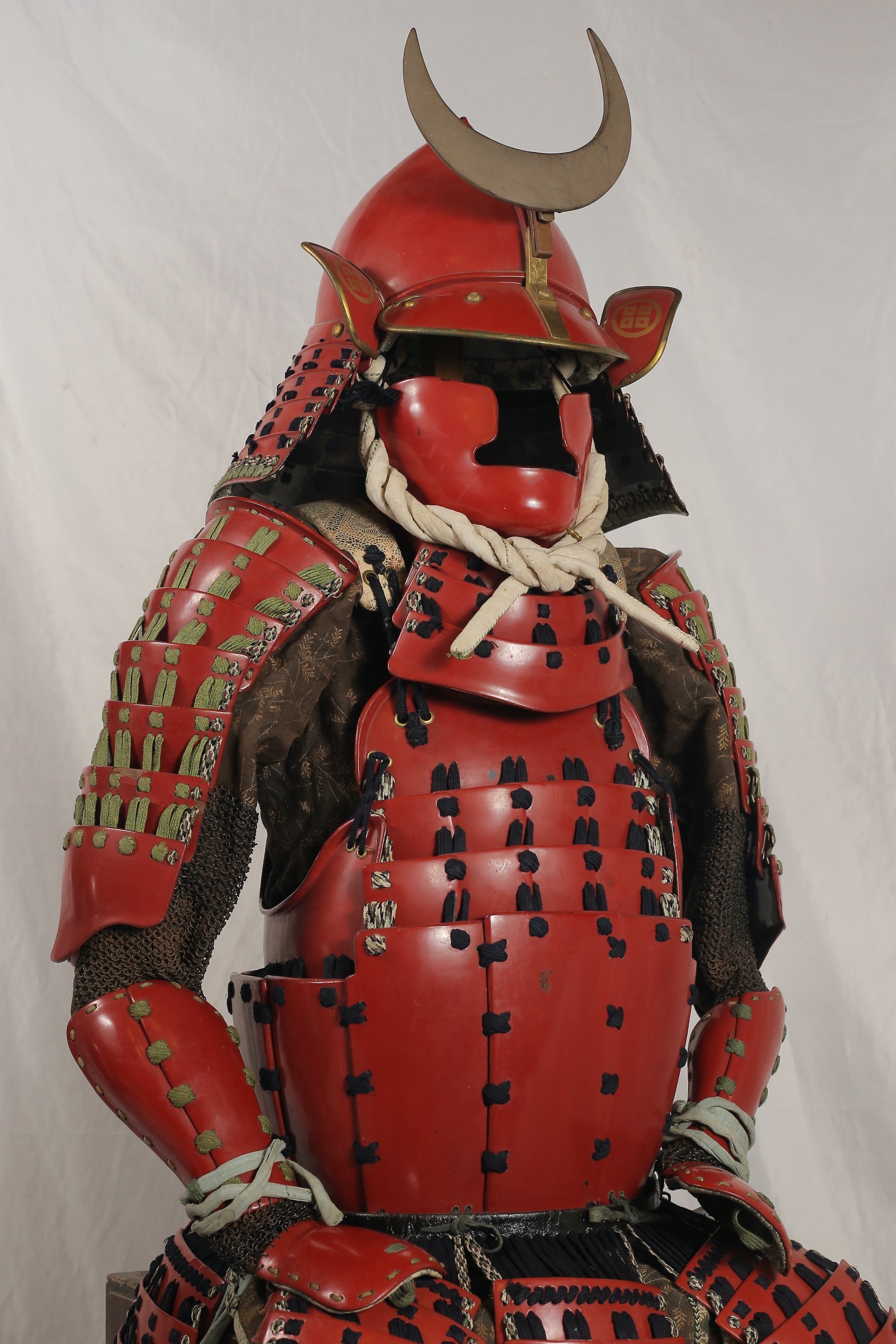 赤備え 面頬 鎧兜甲冑武具類に 赤備え 面頬 鎧兜甲冑武具類に 鬼滅の鎧 等身大 甲冑 鎧兜